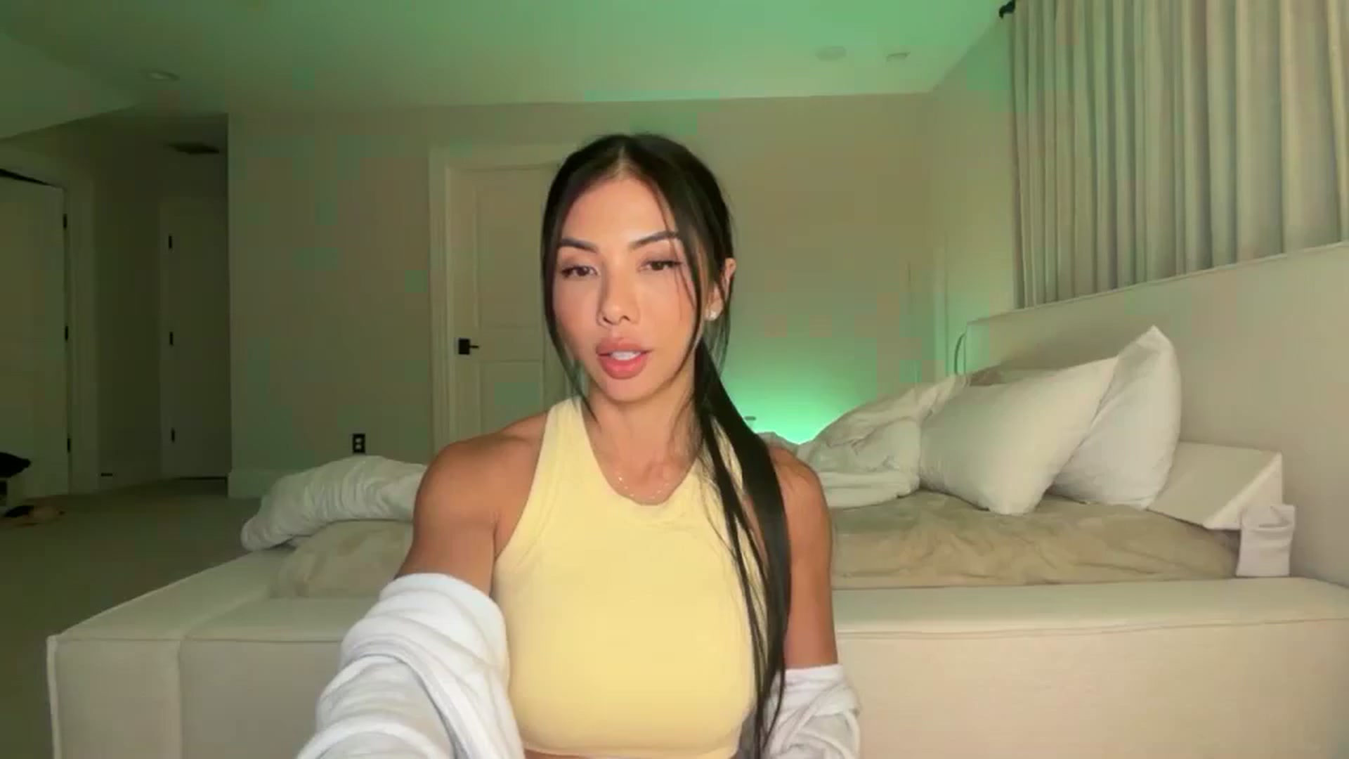 Gallery image thumbnail from LexiVixi's myfreecams stream on, 04/19/2026, 09:56 image 1 of 20