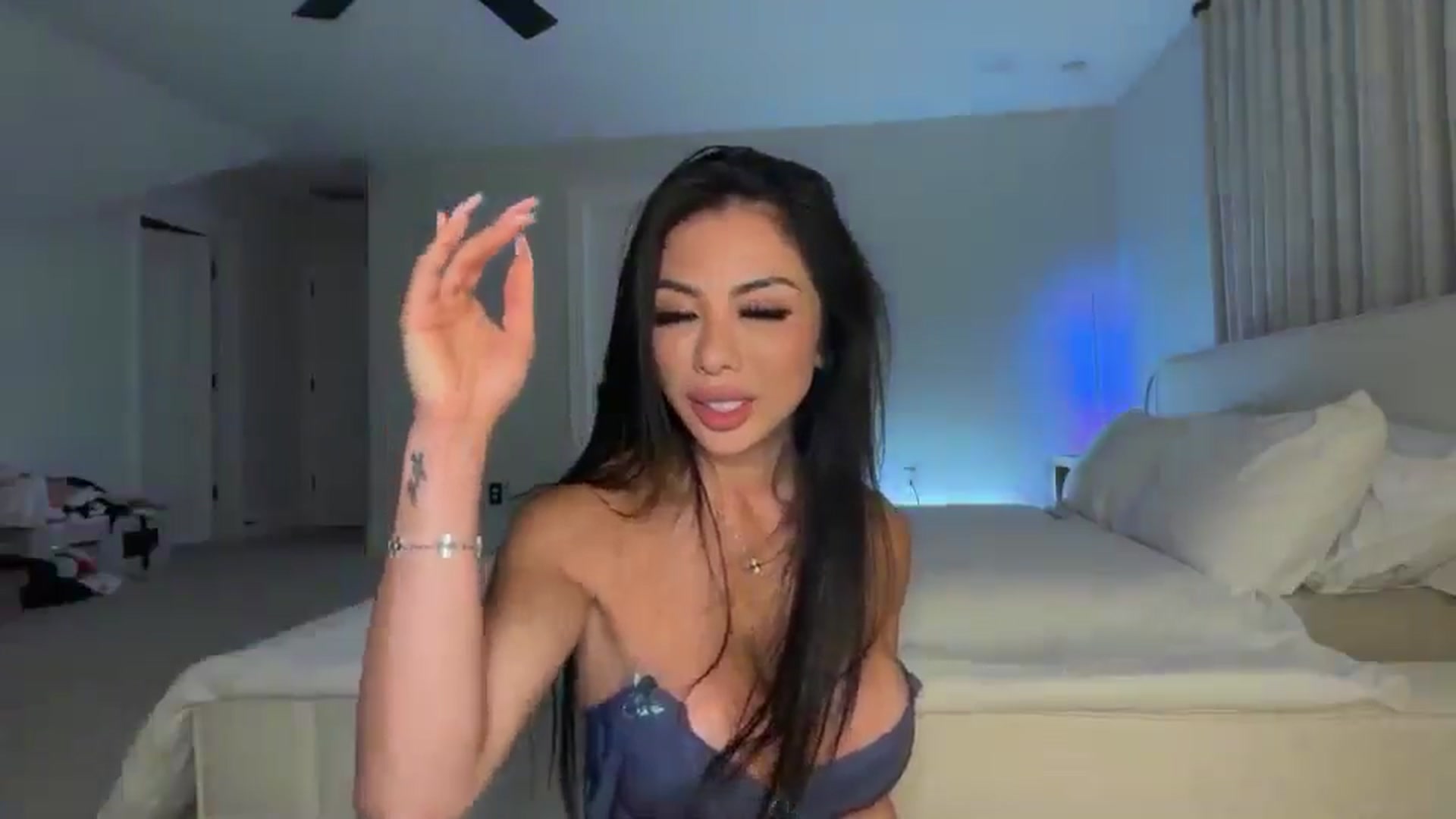 Gallery image thumbnail from LexiVixi's myfreecams stream on, 05/02/2026, 09:09 image 16 of 20