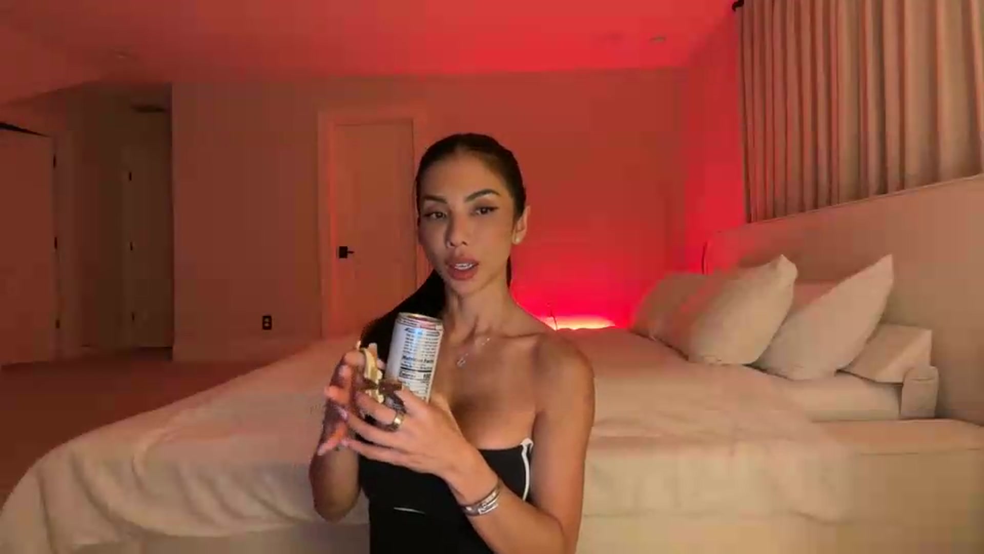 Gallery image thumbnail from LexiVixi's myfreecams stream on, 06/14/2026, 10:13 image 12 of 20