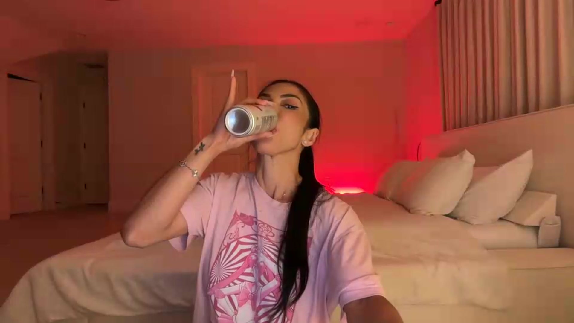 Gallery image thumbnail from LexiVixi's myfreecams stream on, 06/14/2026, 10:13 image 18 of 20