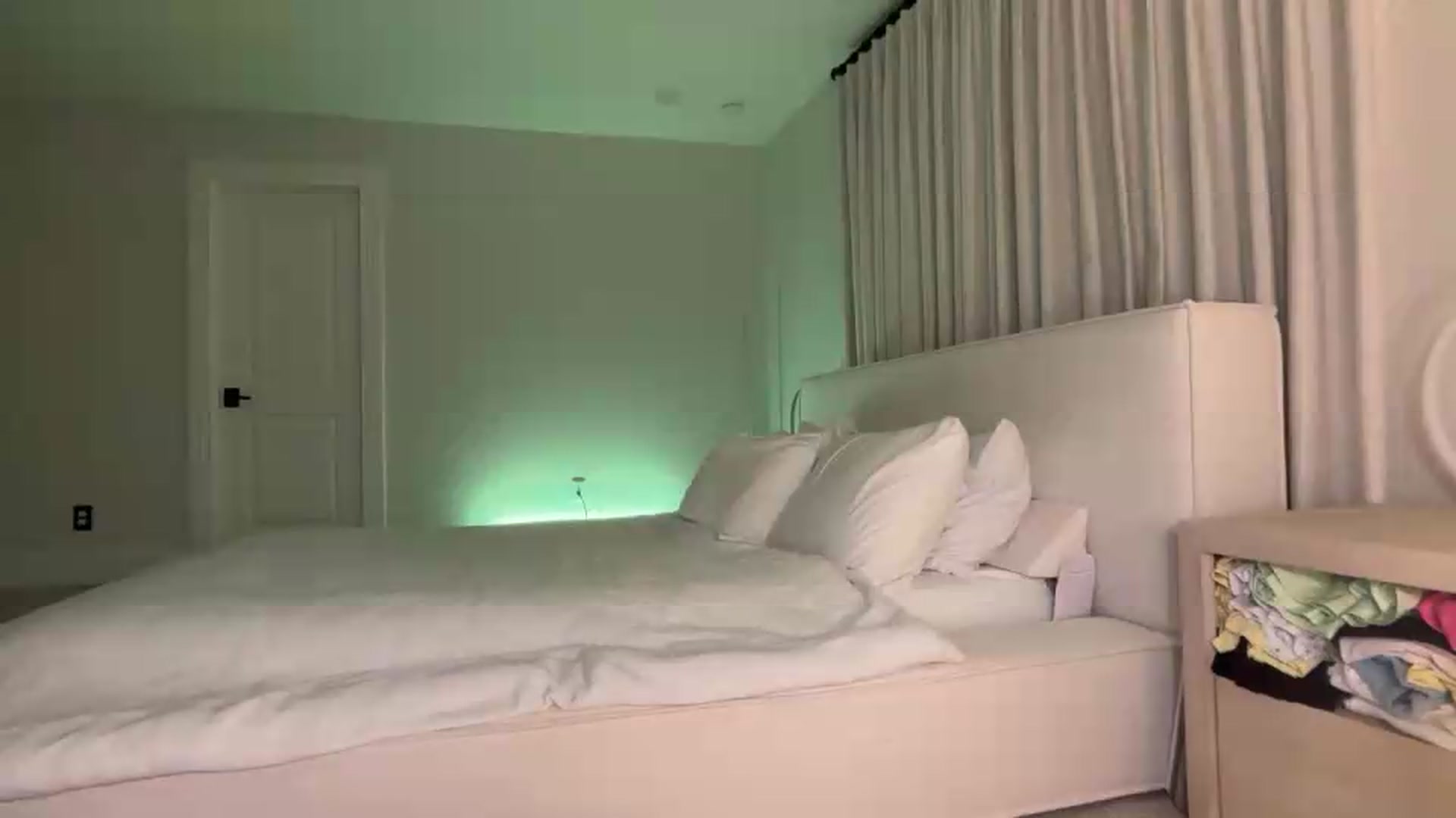 Gallery image thumbnail from LexiVixi's myfreecams stream on, 08/03/2026, 09:16 image 19 of 20