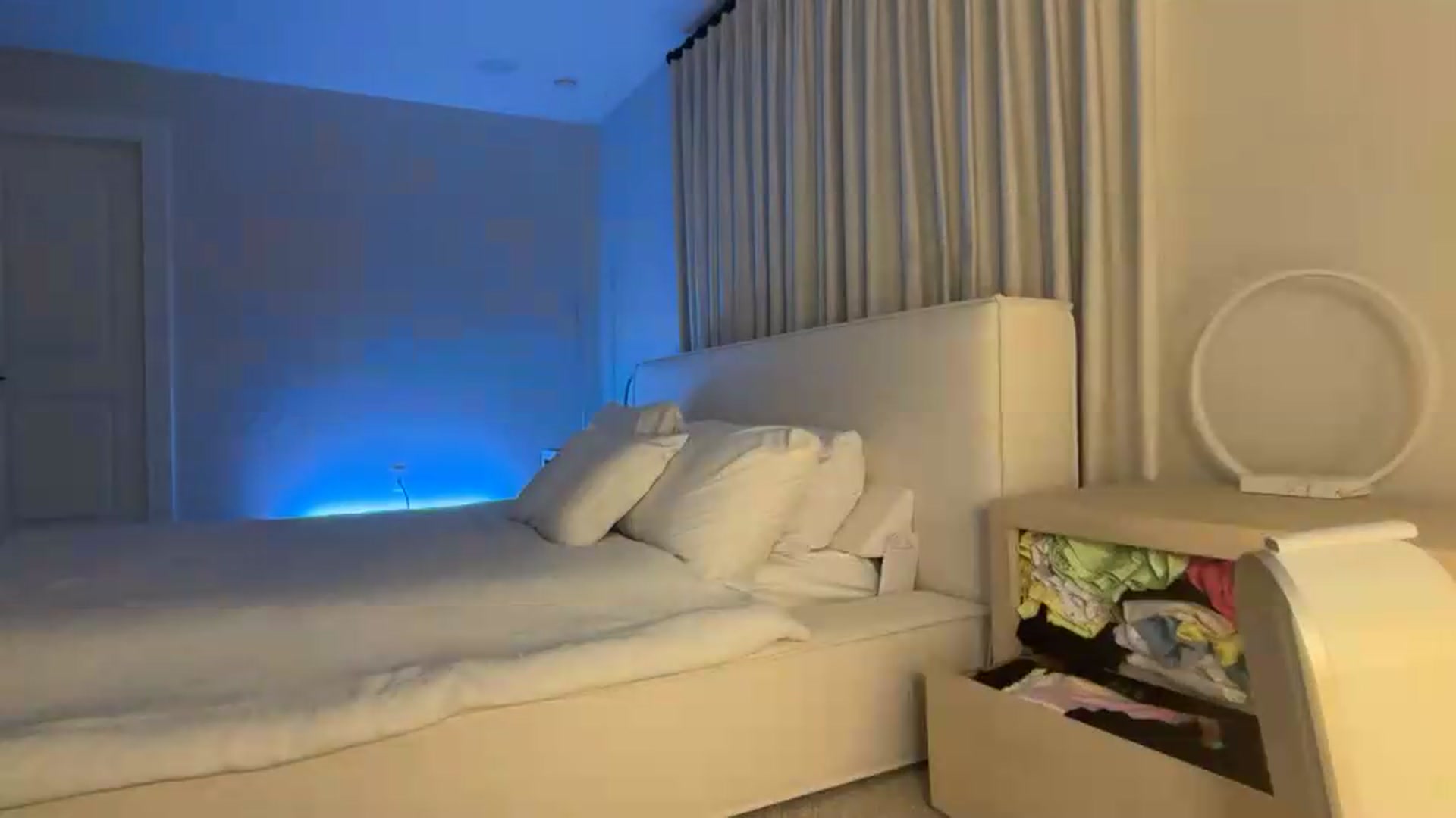 Gallery image thumbnail from LexiVixi's myfreecams stream on, 08/06/2026, 07:50 image 8 of 20