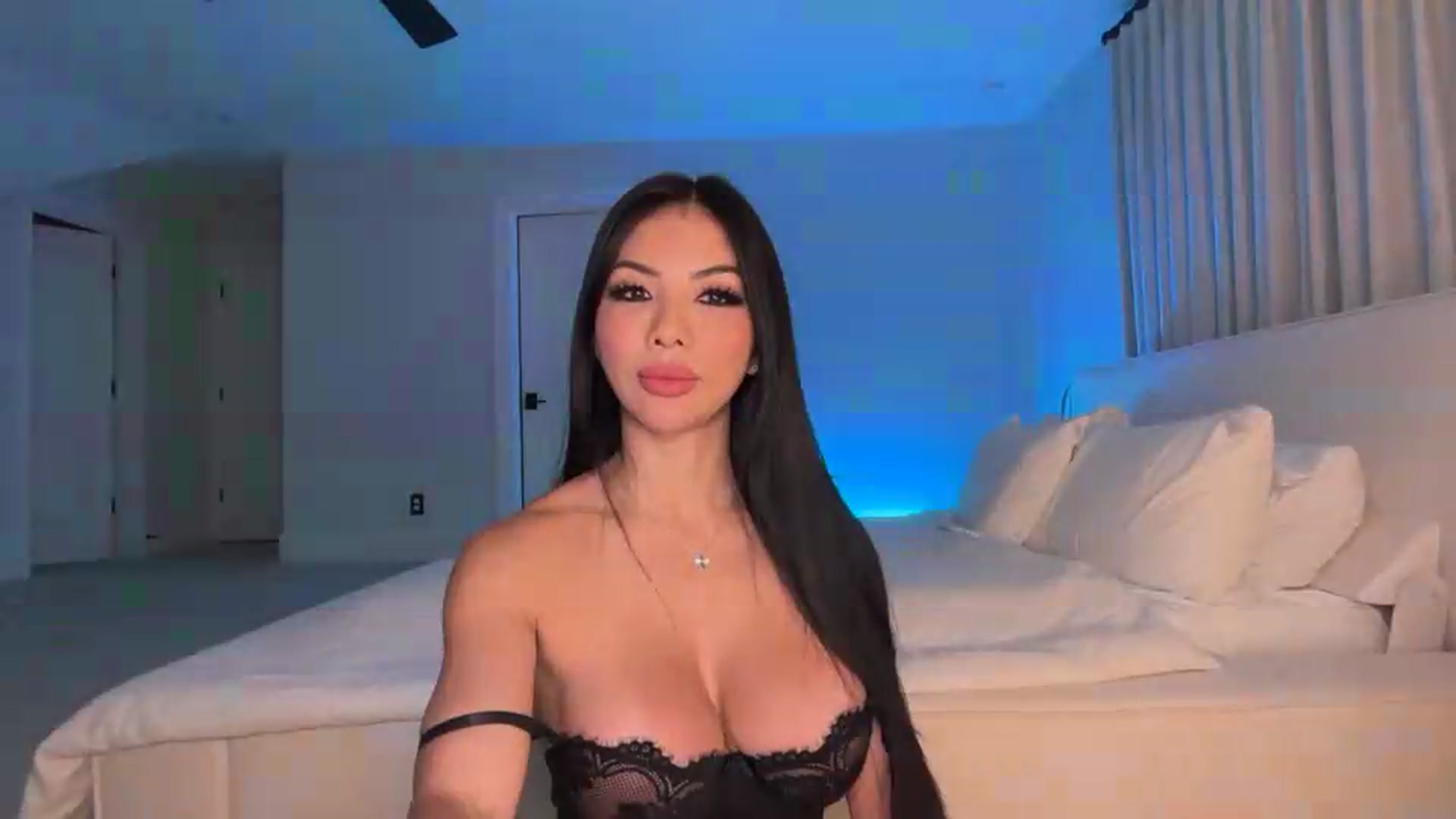 Gallery image thumbnail from LexiVixi's myfreecams stream on, 08/10/2026, 07:12 image 4 of 20