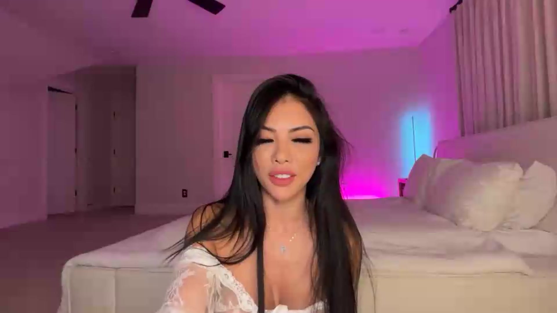 Gallery image thumbnail from LexiVixi's myfreecams stream on, 08/15/2026, 09:48 image 4 of 20