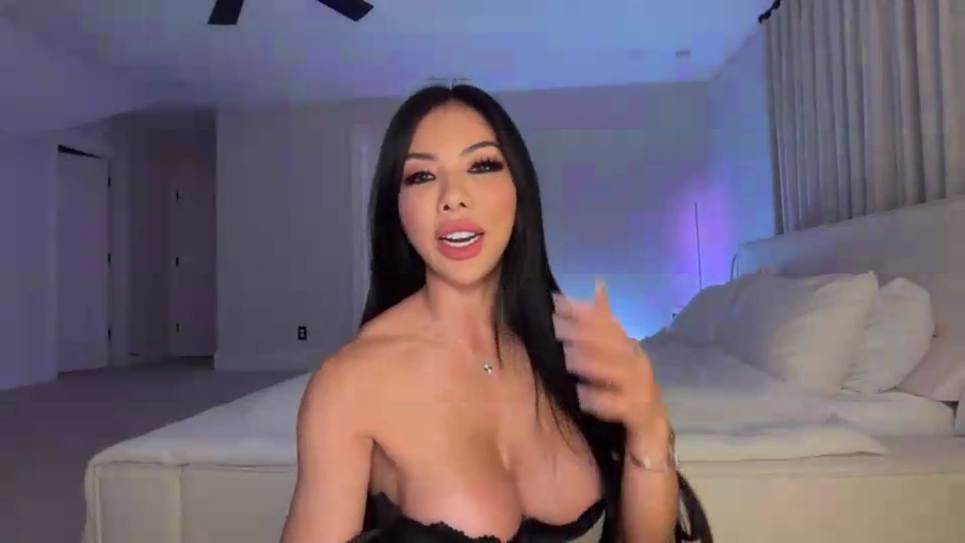 Gallery image thumbnail from LexiVixi's myfreecams stream on, 08/16/2026, 06:44 image 12 of 20