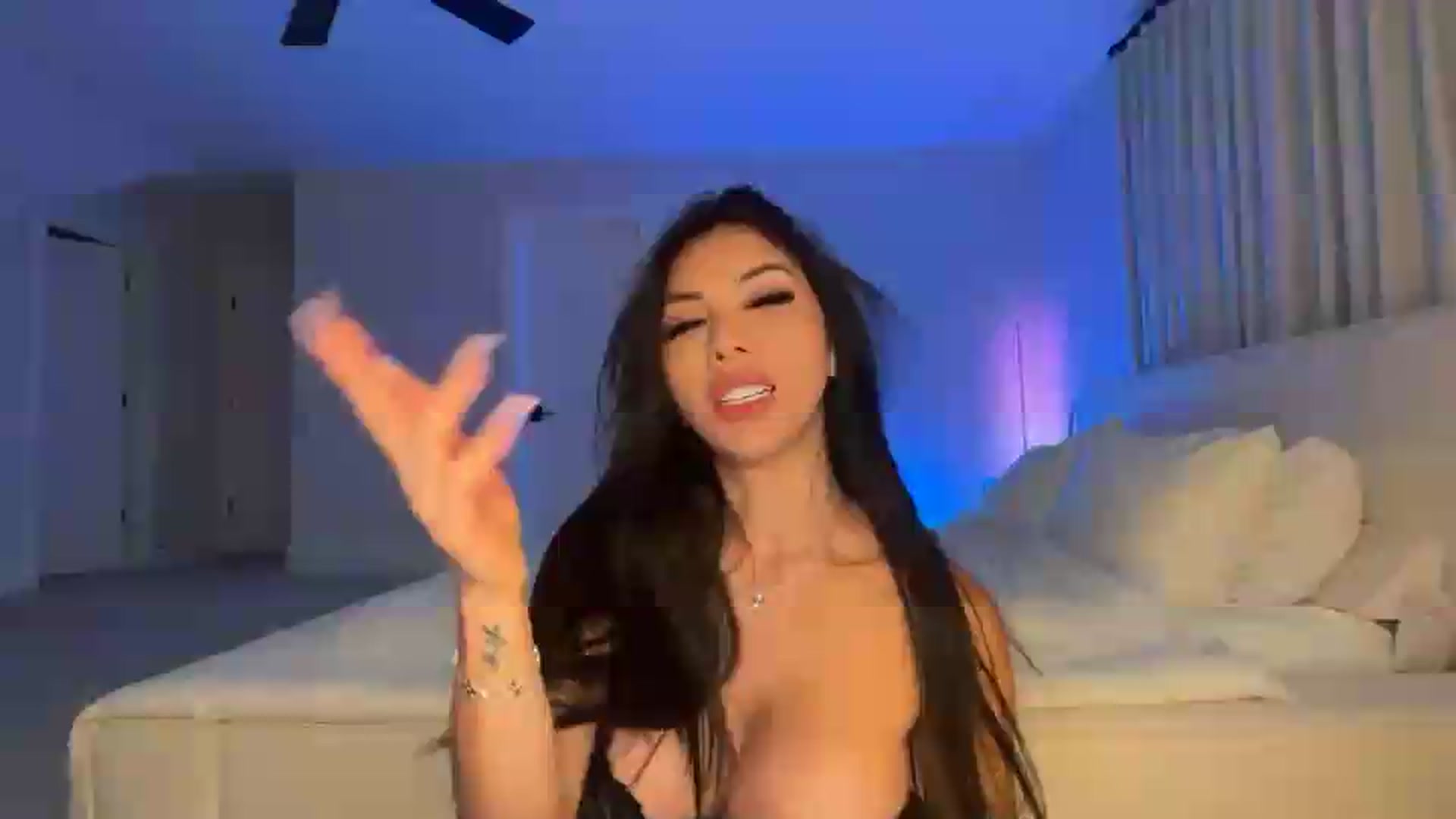Gallery image thumbnail from LexiVixi's myfreecams stream on, 08/16/2026, 09:24 image 8 of 20