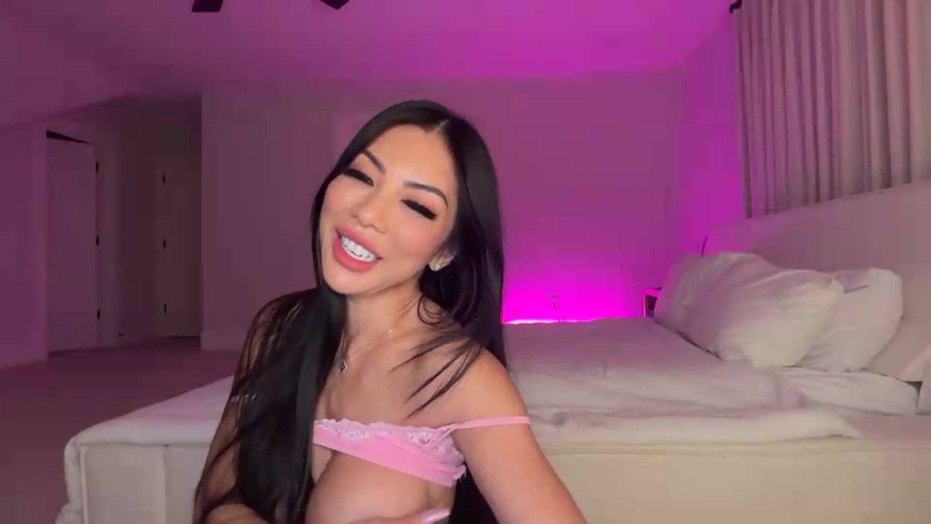 Gallery image thumbnail from LexiVixi's myfreecams stream on, 08/17/2026, 06:32 image 20 of 20