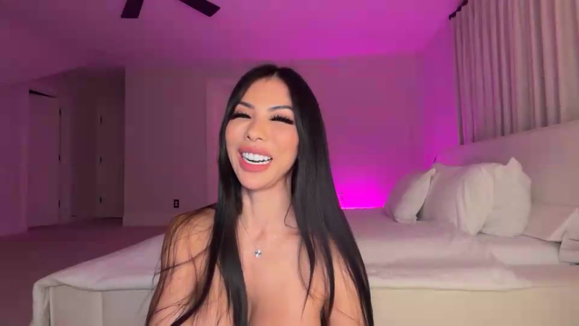 Gallery image thumbnail from LexiVixi's myfreecams stream on, 08/18/2026, 08:31 image 12 of 20