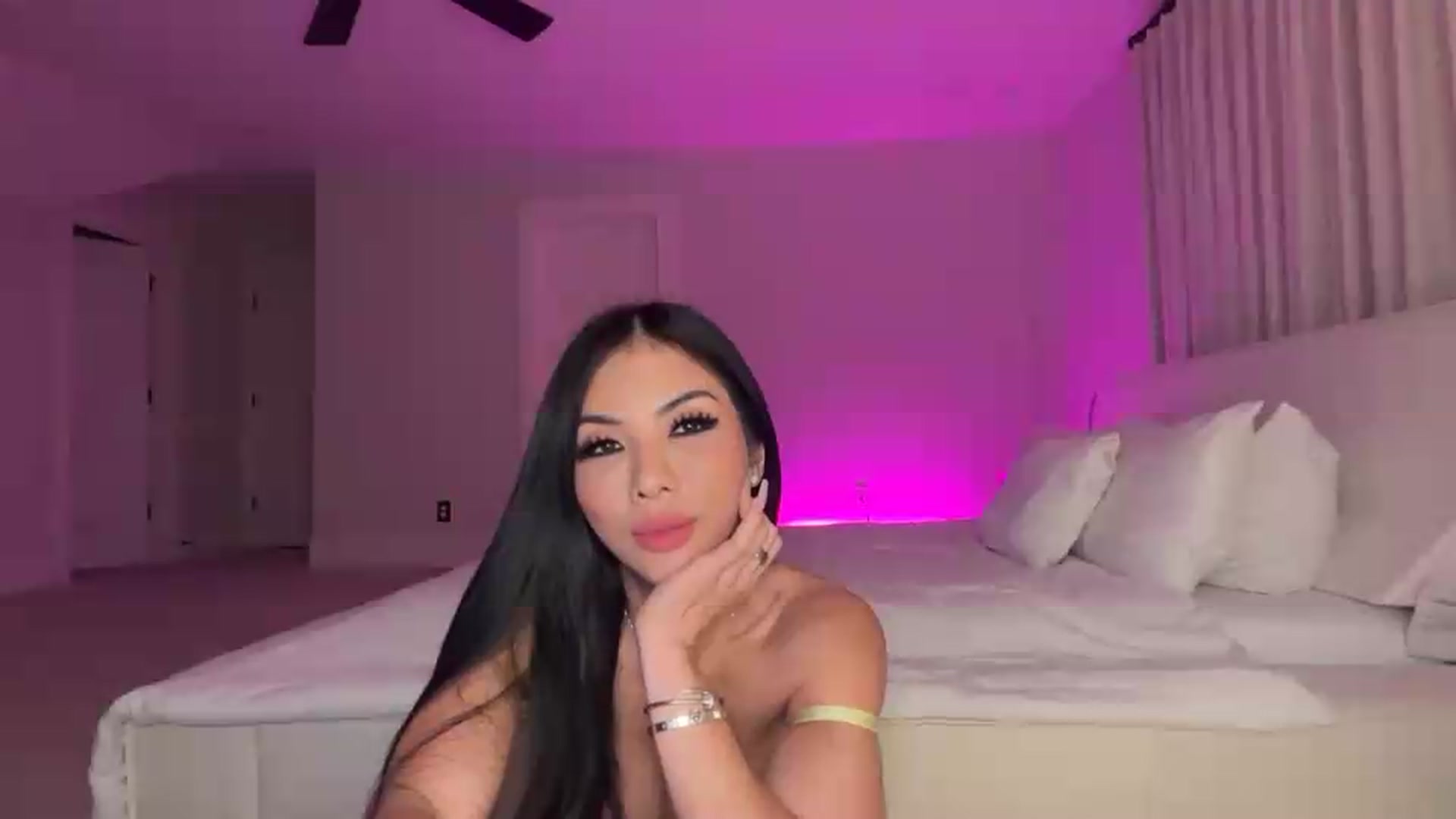 Gallery image thumbnail from LexiVixi's myfreecams stream on, 08/20/2026, 07:03 image 14 of 20