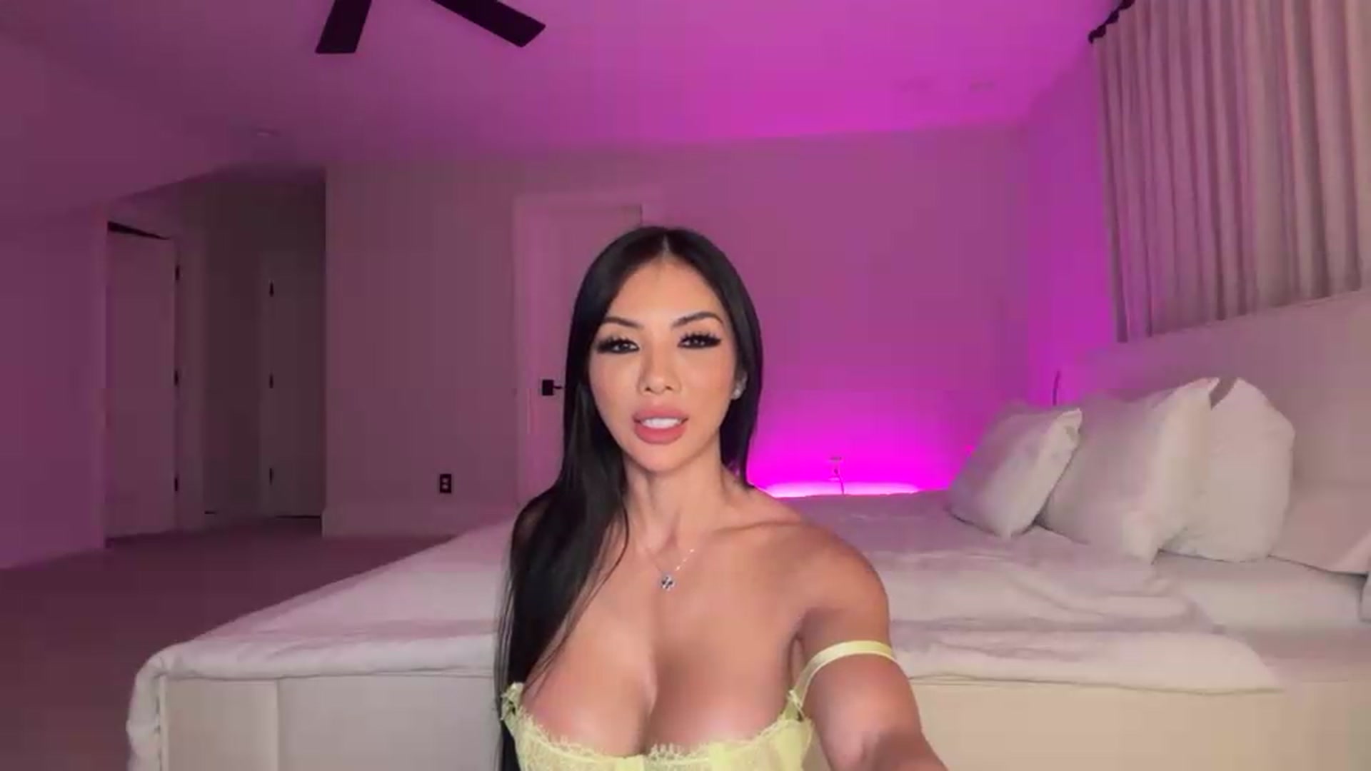 Gallery image thumbnail from LexiVixi's myfreecams stream on, 08/20/2026, 09:29 image 18 of 20