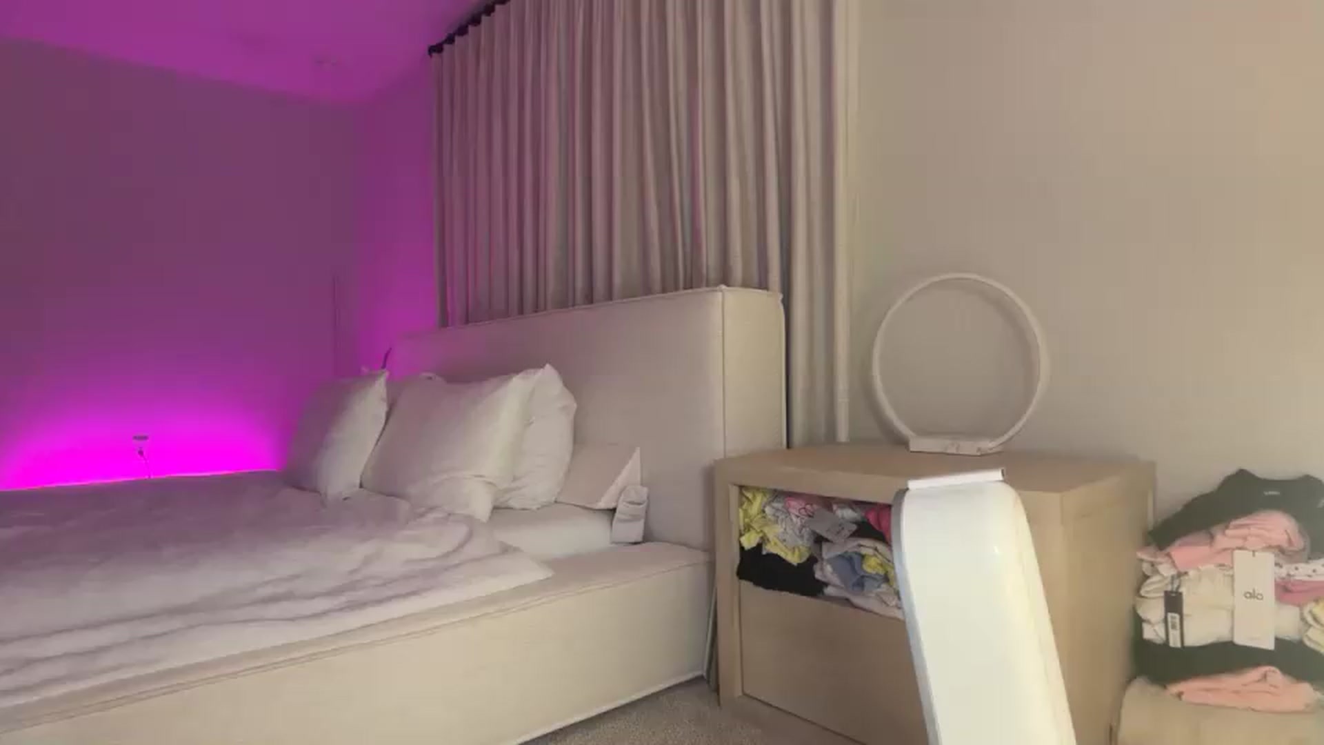 Gallery image thumbnail from LexiVixi's myfreecams stream on, 08/21/2026, 07:13 image 11 of 20