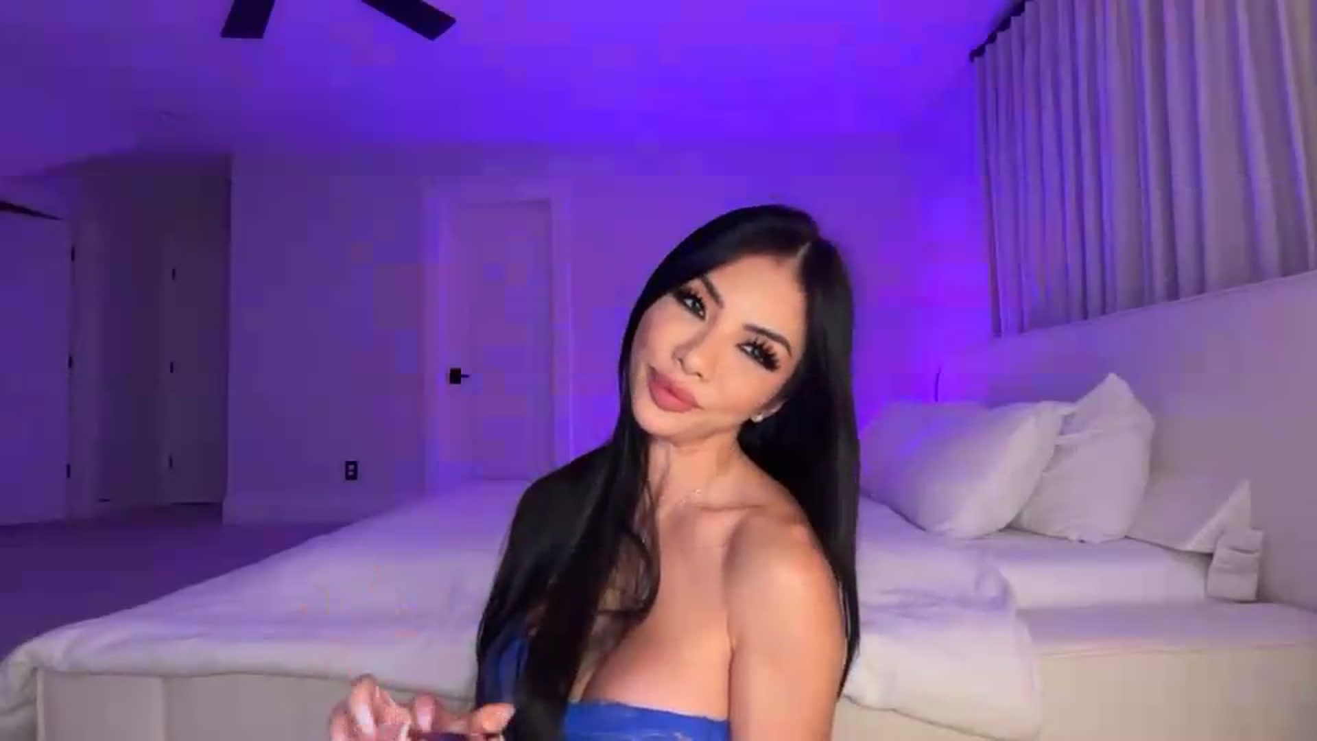 Gallery image thumbnail from LexiVixi's myfreecams stream on, 08/24/2026, 07:23 image 16 of 20