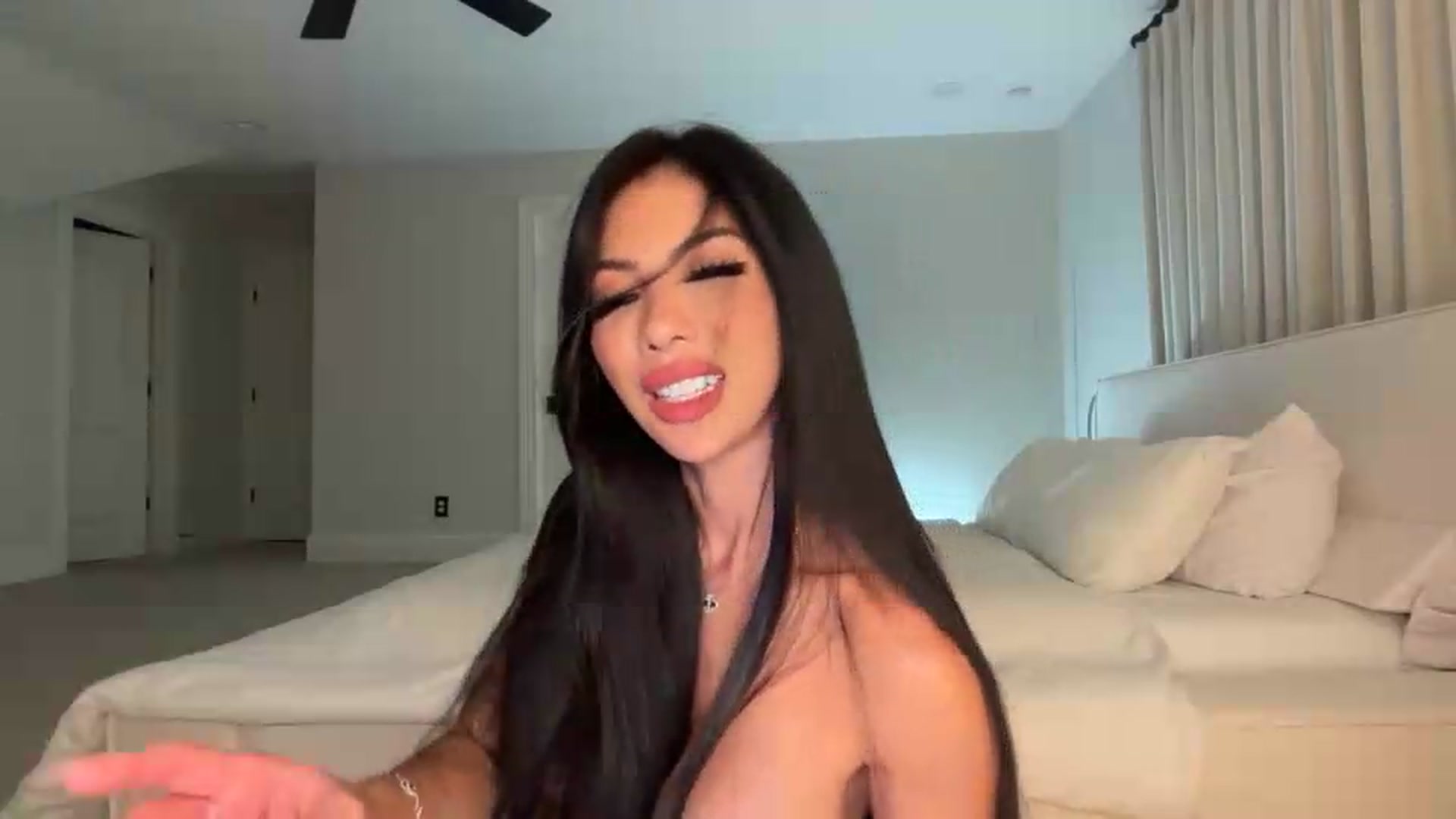 Gallery image thumbnail from LexiVixi's myfreecams stream on, 08/24/2026, 09:34 image 8 of 20