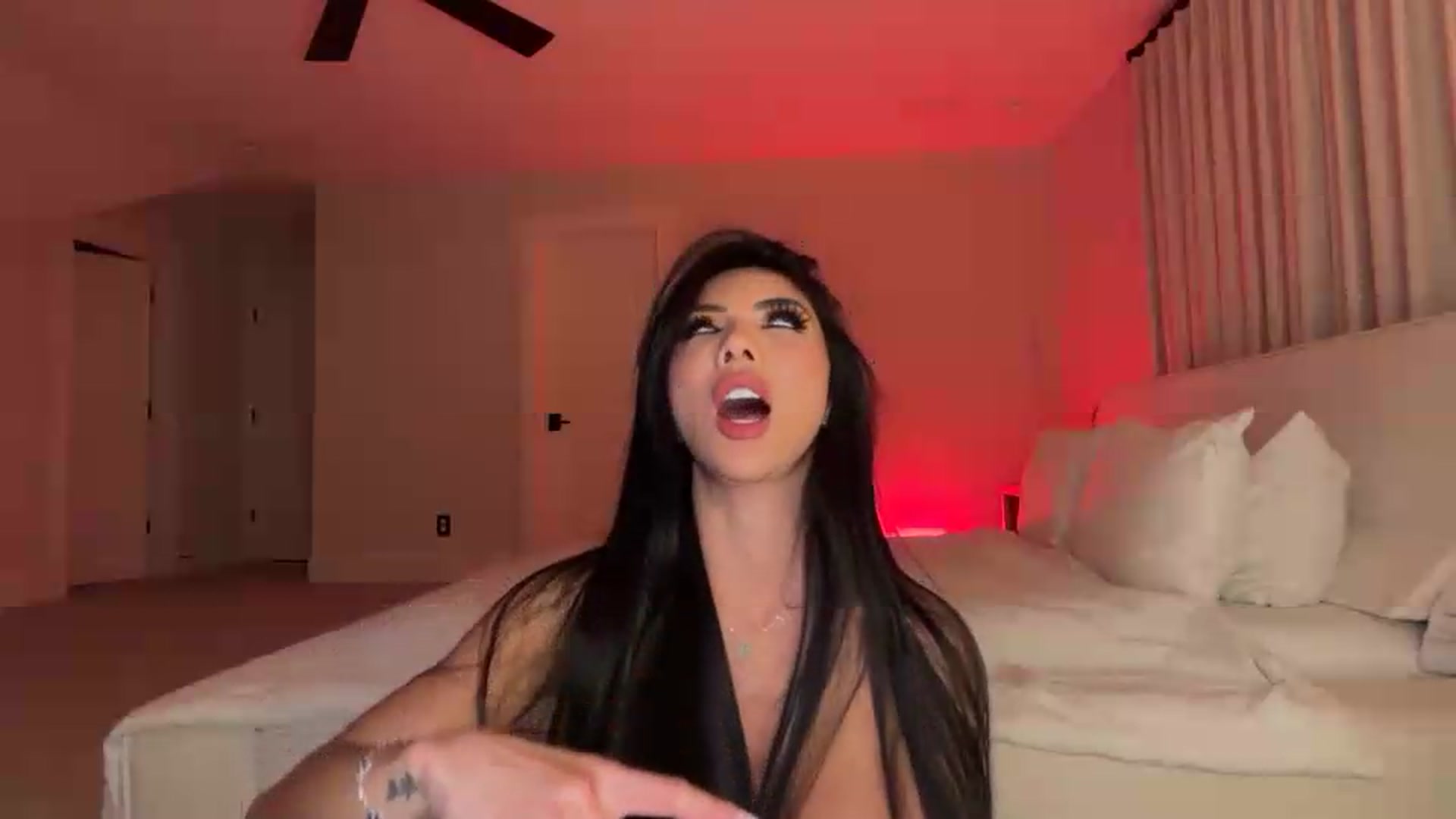 Gallery image thumbnail from LexiVixi's myfreecams stream on, 08/25/2026, 08:03 image 10 of 20
