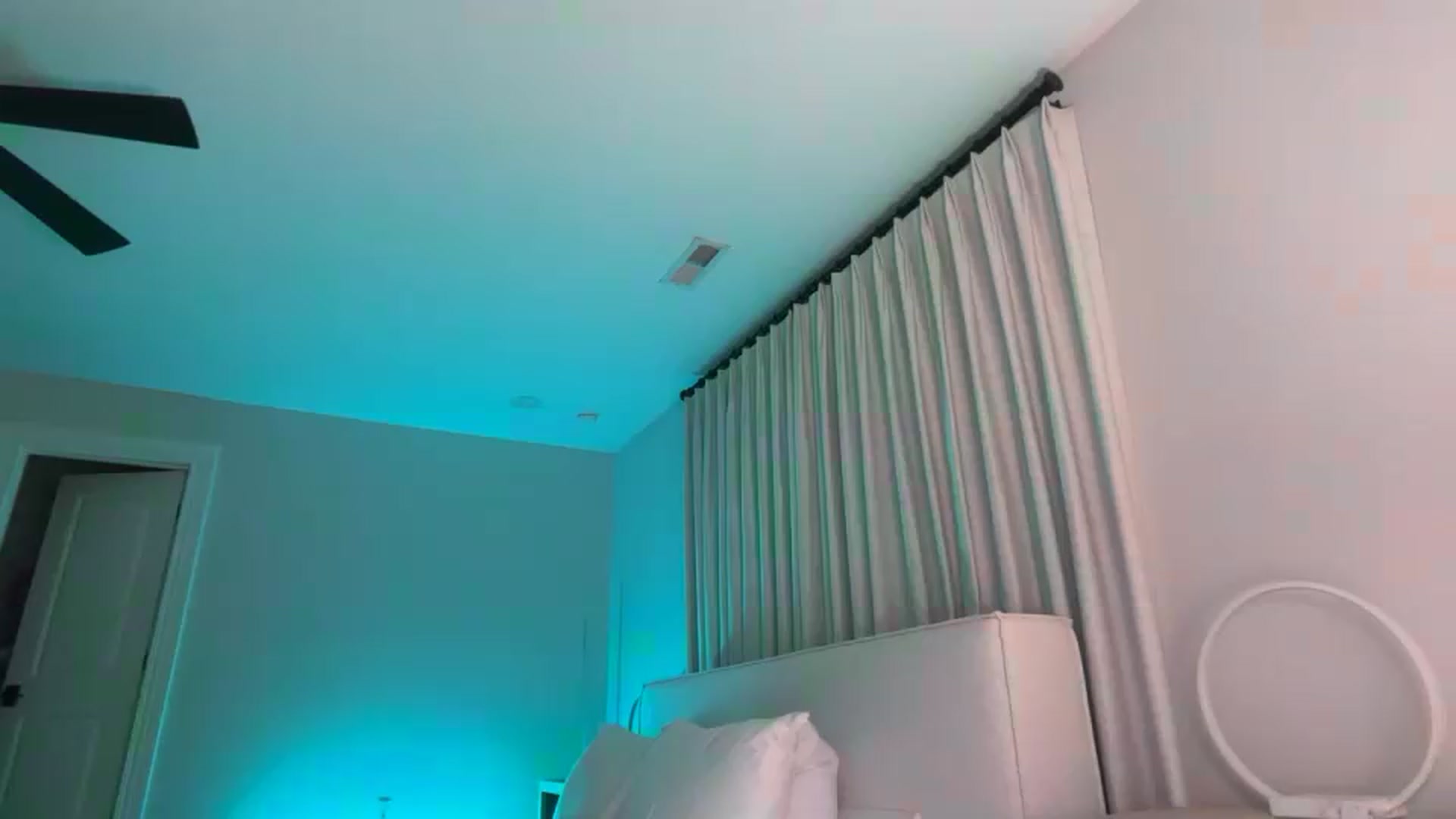 Gallery image thumbnail from LexiVixi's myfreecams stream on, 08/27/2026, 06:44 image 14 of 20