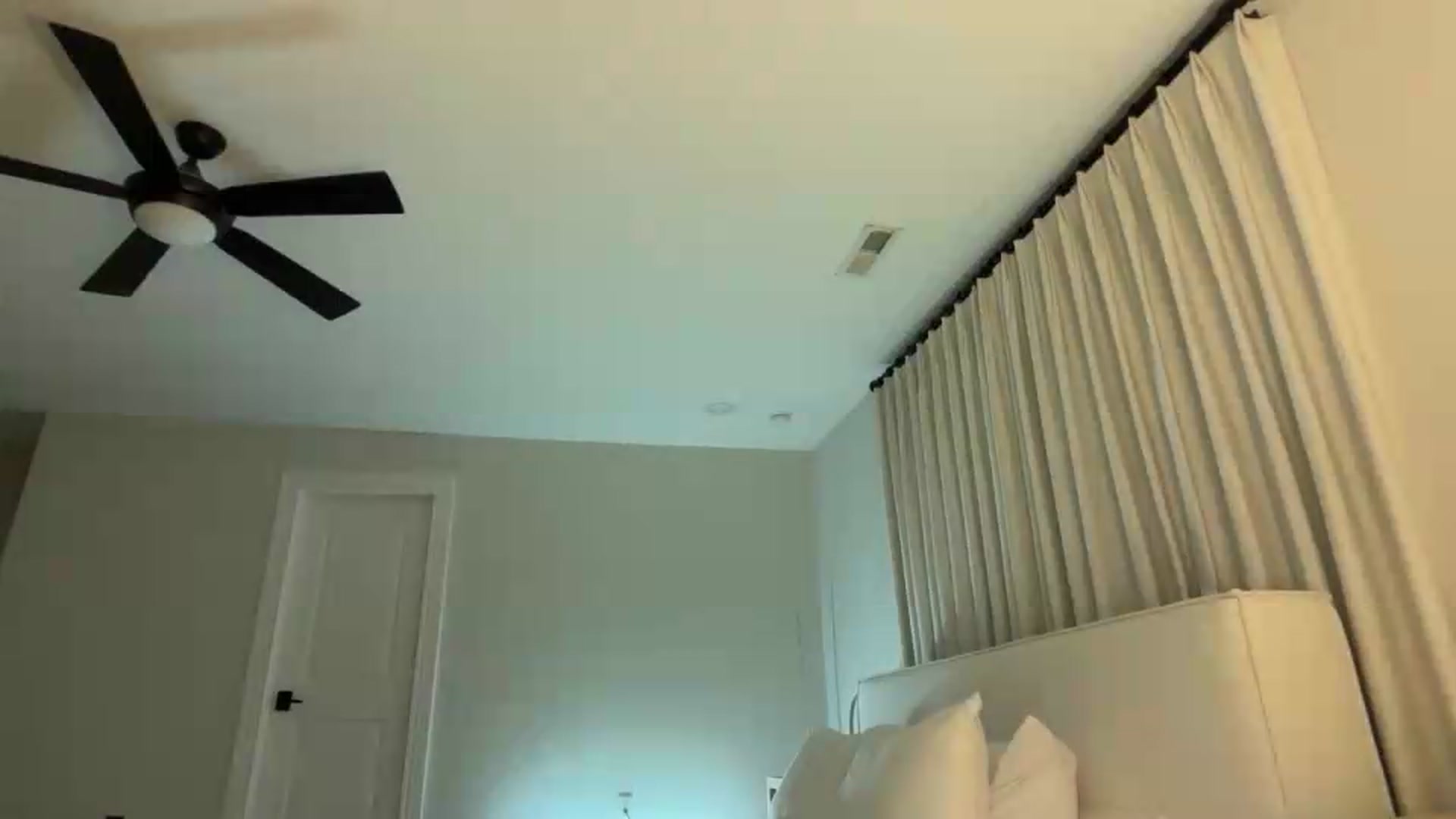 Gallery image thumbnail from LexiVixi's myfreecams stream on, 08/28/2026, 07:32 image 15 of 20