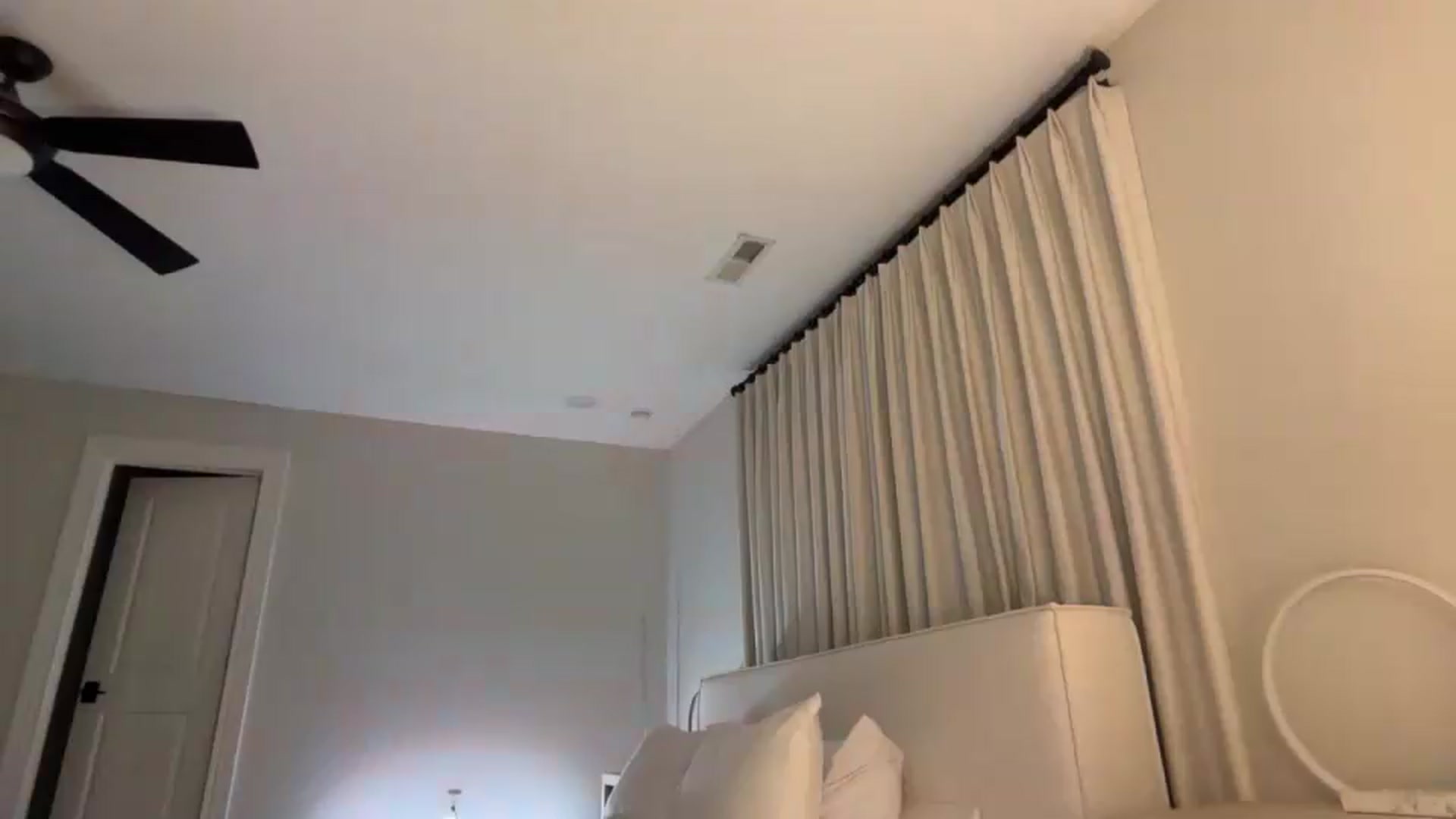 Gallery image thumbnail from LexiVixi's myfreecams stream on, 08/28/2026, 07:32 image 19 of 20