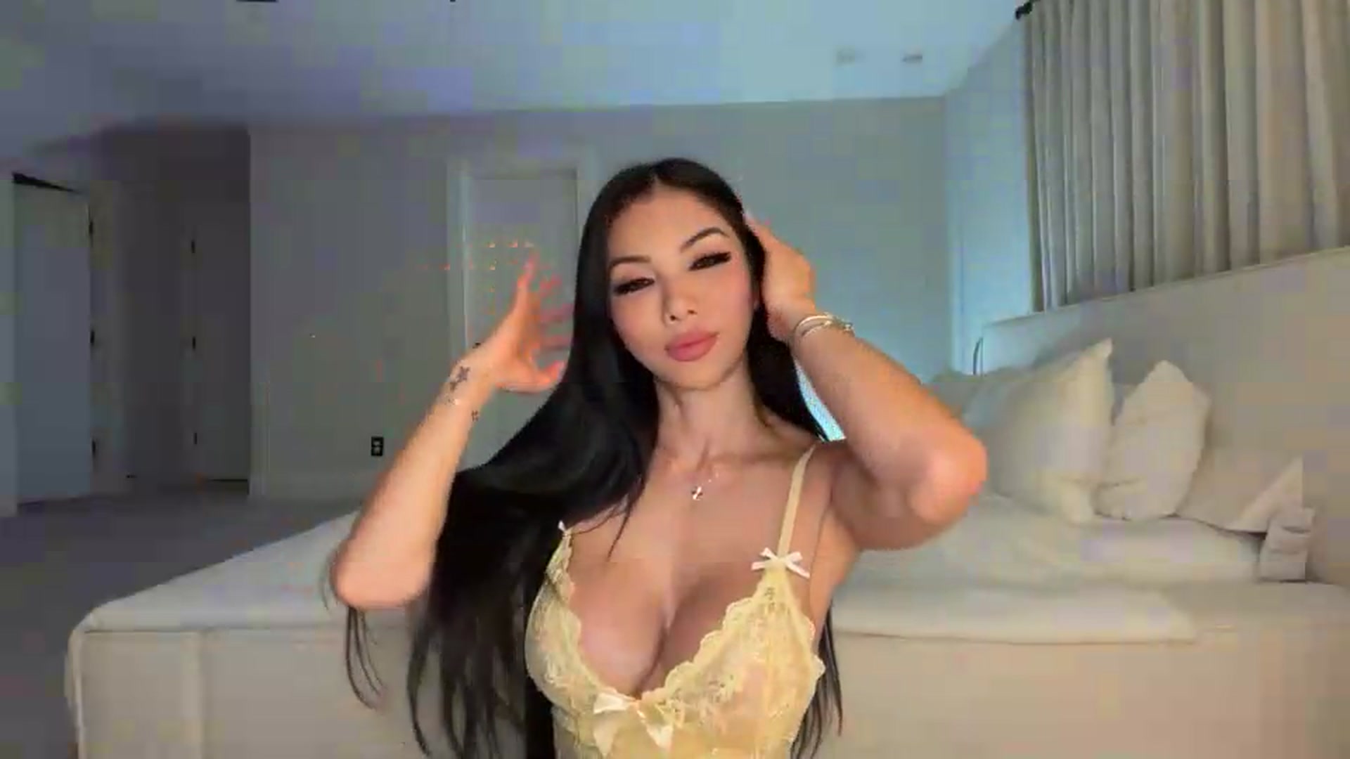 Gallery image thumbnail from LexiVixi's myfreecams stream on, 08/28/2026, 07:32 image 2 of 20
