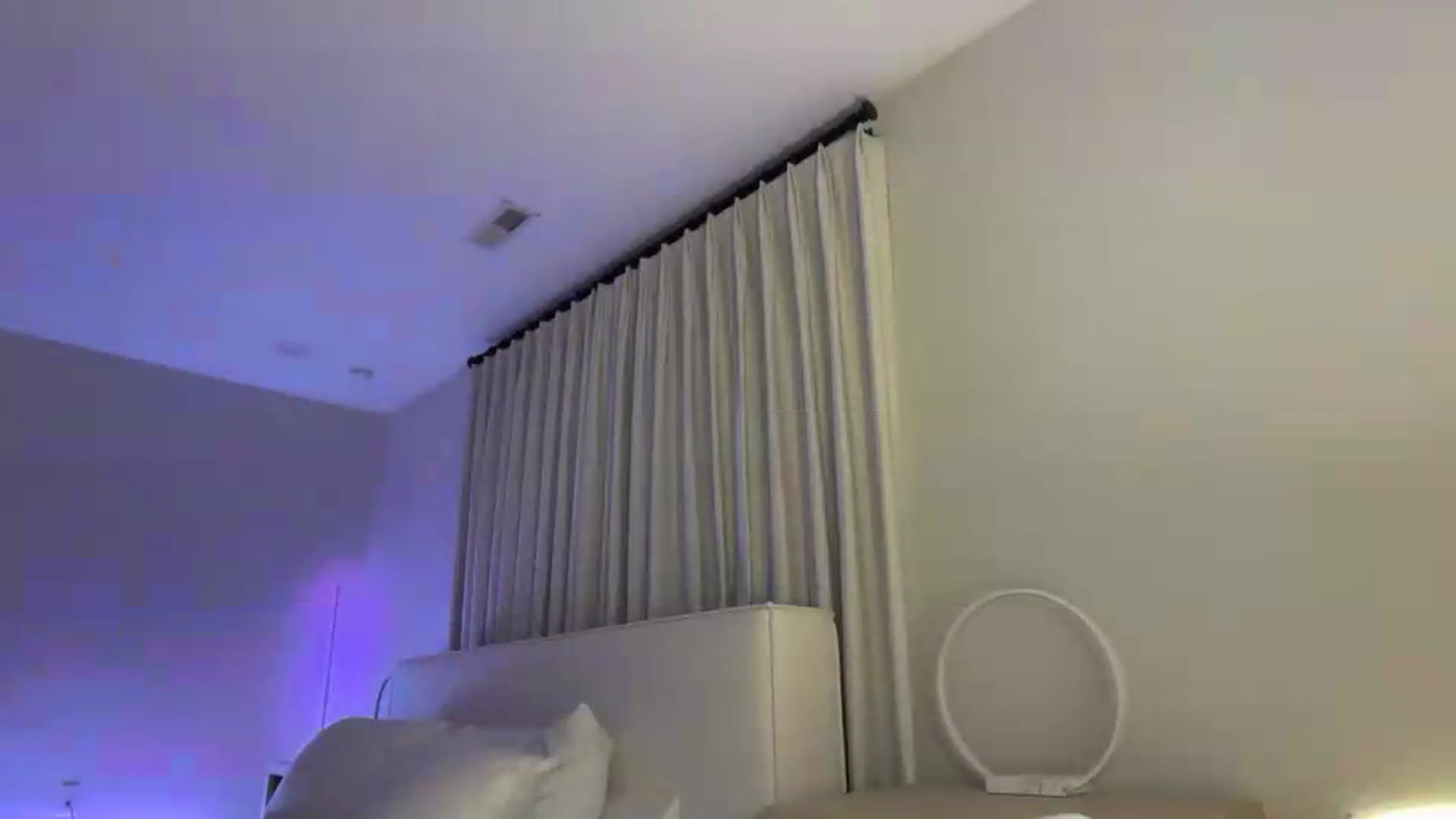Gallery image thumbnail from LexiVixi's myfreecams stream on, 08/29/2026, 08:25 image 17 of 20