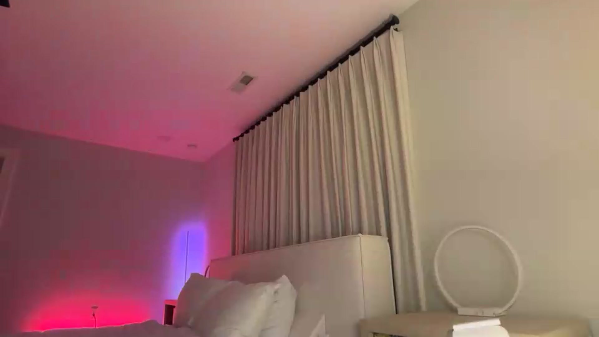 Gallery image thumbnail from LexiVixi's myfreecams stream on, 08/30/2026, 10:35 image 13 of 20