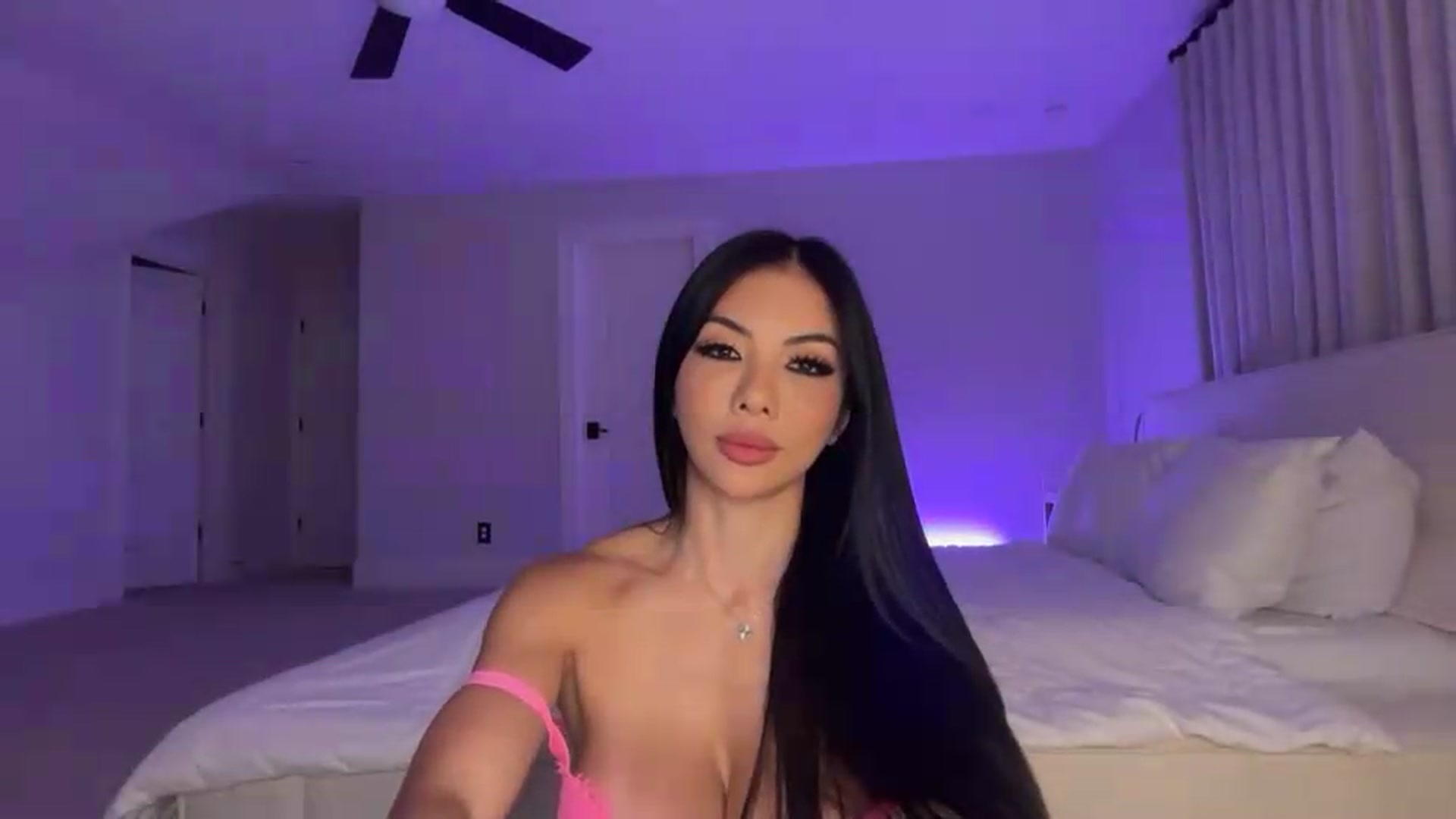 Gallery image thumbnail from LexiVixi's myfreecams stream on, 08/31/2026, 06:44 image 7 of 20
