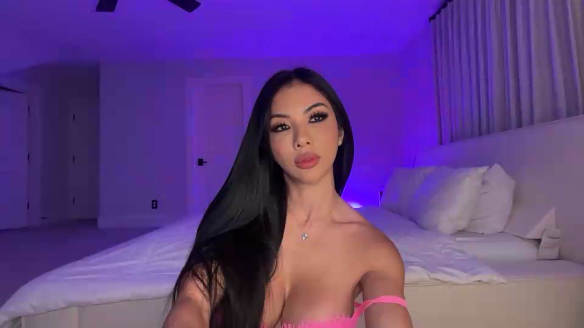 Gallery image thumbnail from LexiVixi's myfreecams stream on, 08/31/2026, 06:44 image 12 of 20