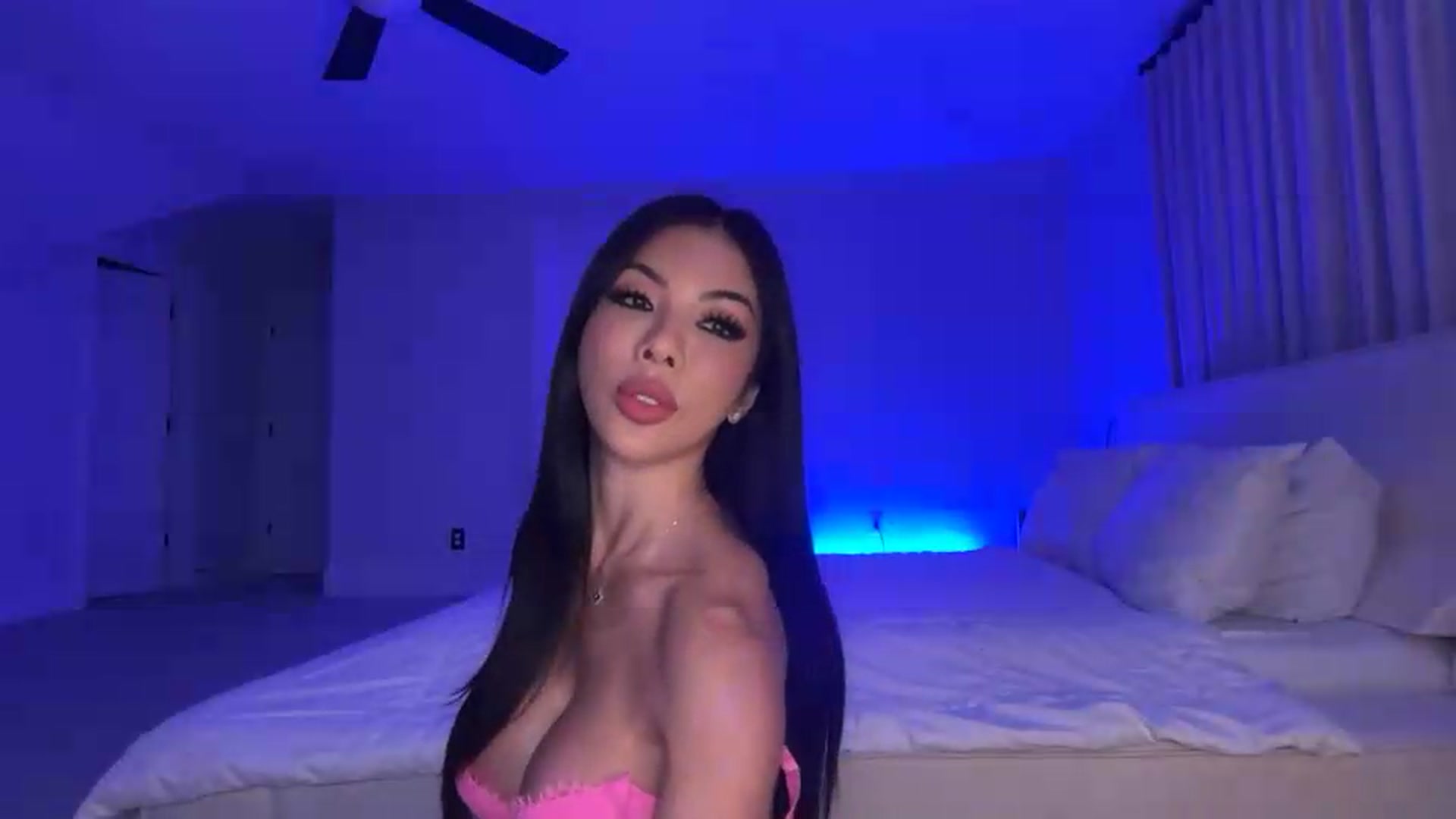 Gallery image thumbnail from LexiVixi's myfreecams stream on, 08/31/2026, 06:44 image 4 of 20