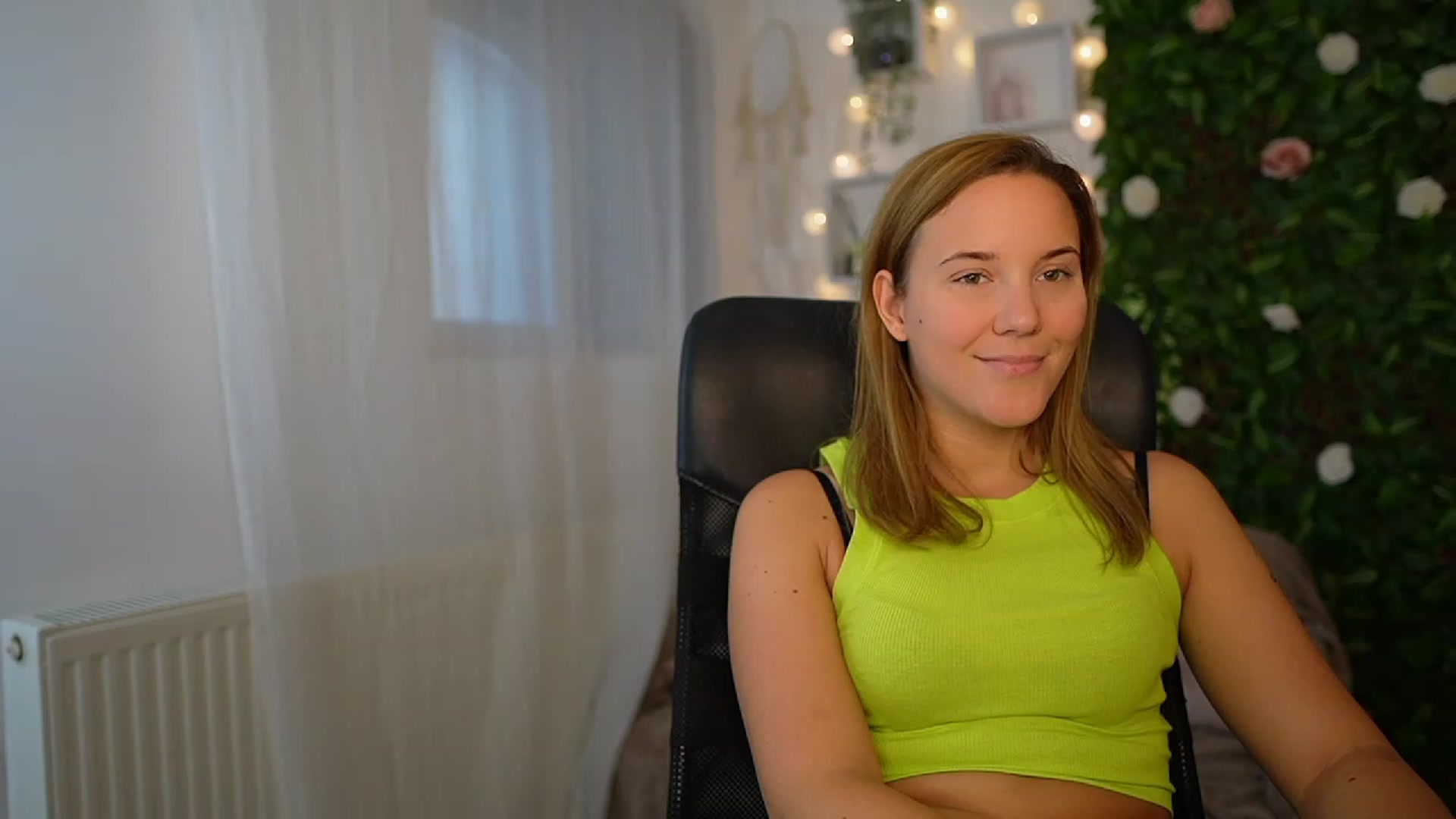 Gallery image thumbnail from Lexi_Anne18's myfreecams stream on, 09/13/2023, 09:44 image 11 of 20