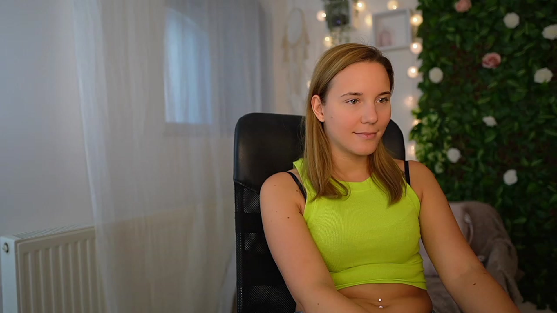 Gallery image thumbnail from Lexi_Anne18's myfreecams stream on, 09/13/2023, 09:44 image 6 of 20