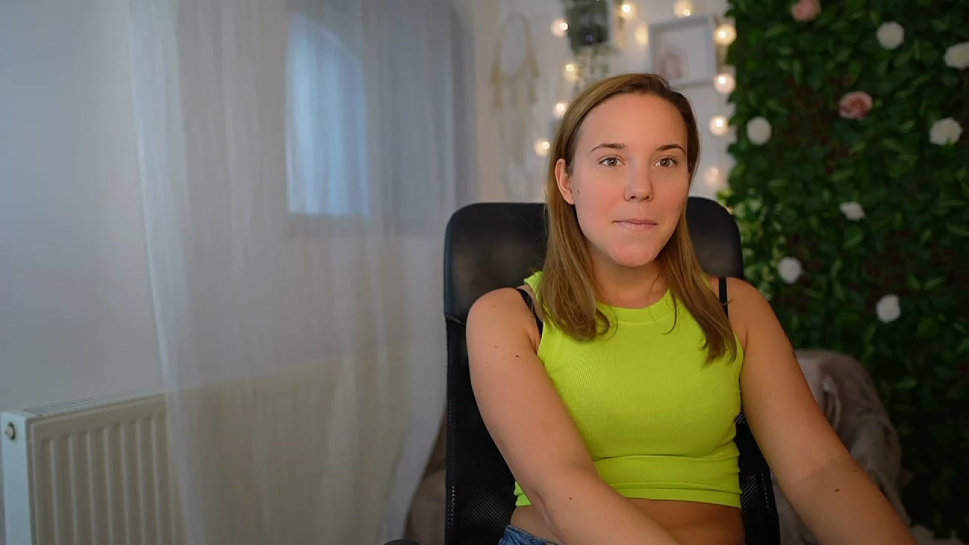 Gallery image thumbnail from Lexi_Anne18's myfreecams stream on, 09/13/2023, 09:44 image 2 of 20