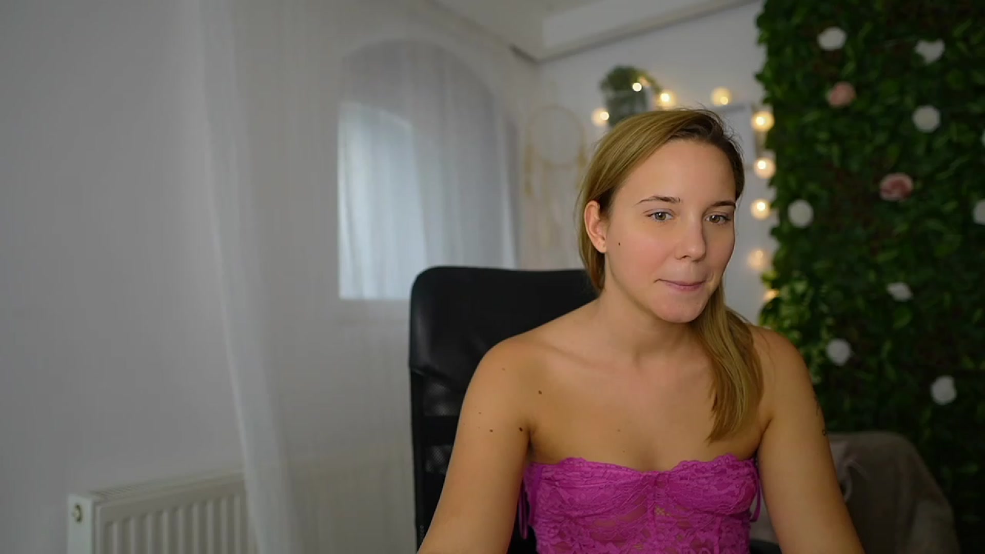 Gallery image thumbnail from Lexi_Anne18's myfreecams stream on, 09/14/2023, 12:53 image 15 of 20