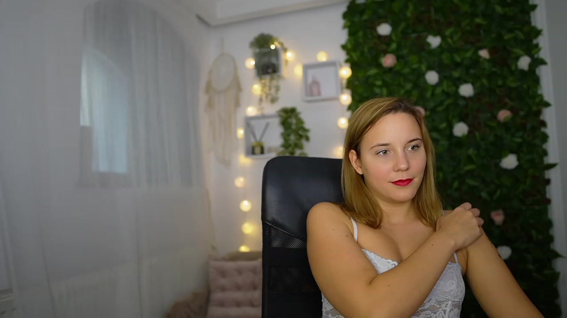 Gallery image thumbnail from Lexi_Anne18's myfreecams stream on, 09/23/2023, 10:29 image 11 of 20