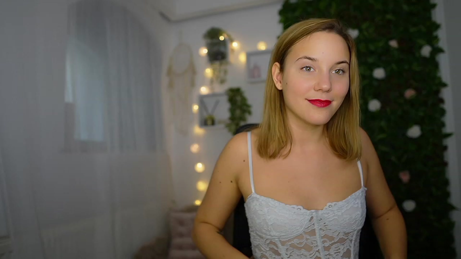 Gallery image thumbnail from Lexi_Anne18's myfreecams stream on, 09/23/2023, 10:29 image 5 of 20