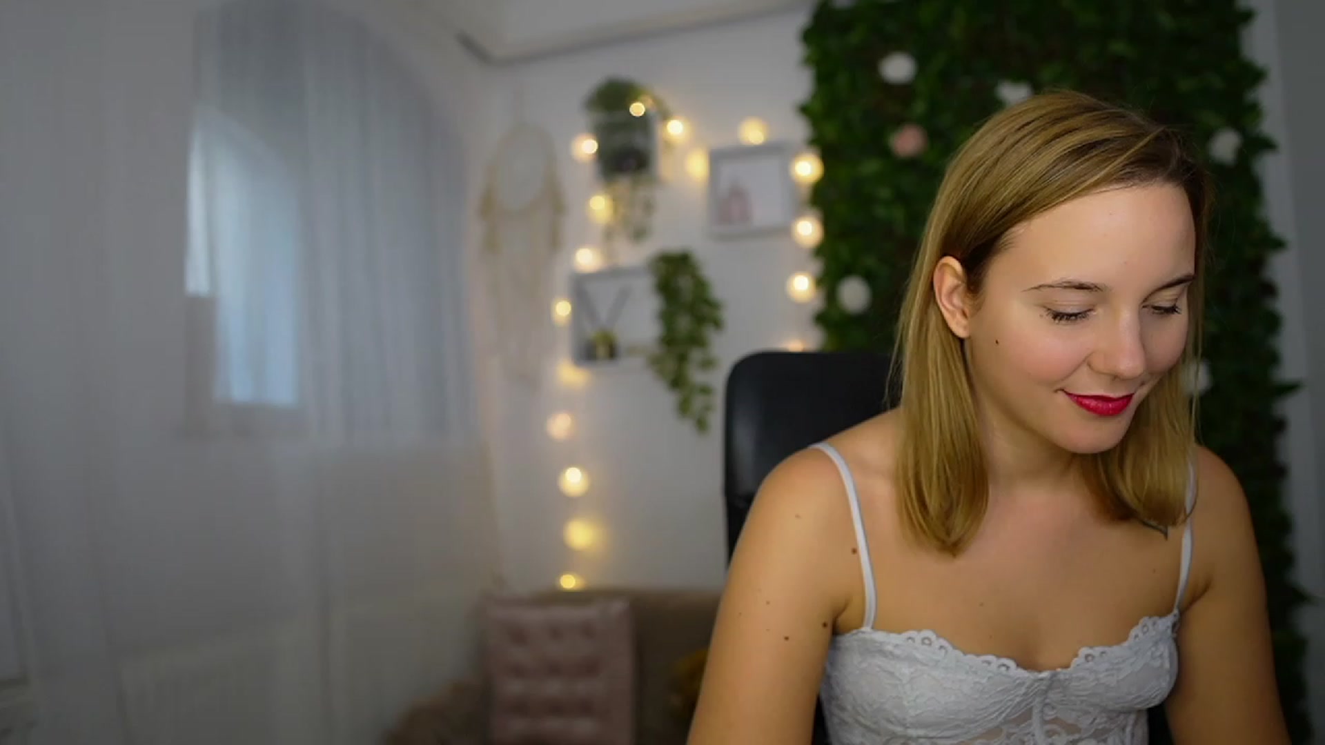 Gallery image thumbnail from Lexi_Anne18's myfreecams stream on, 09/23/2023, 11:29 image 4 of 20