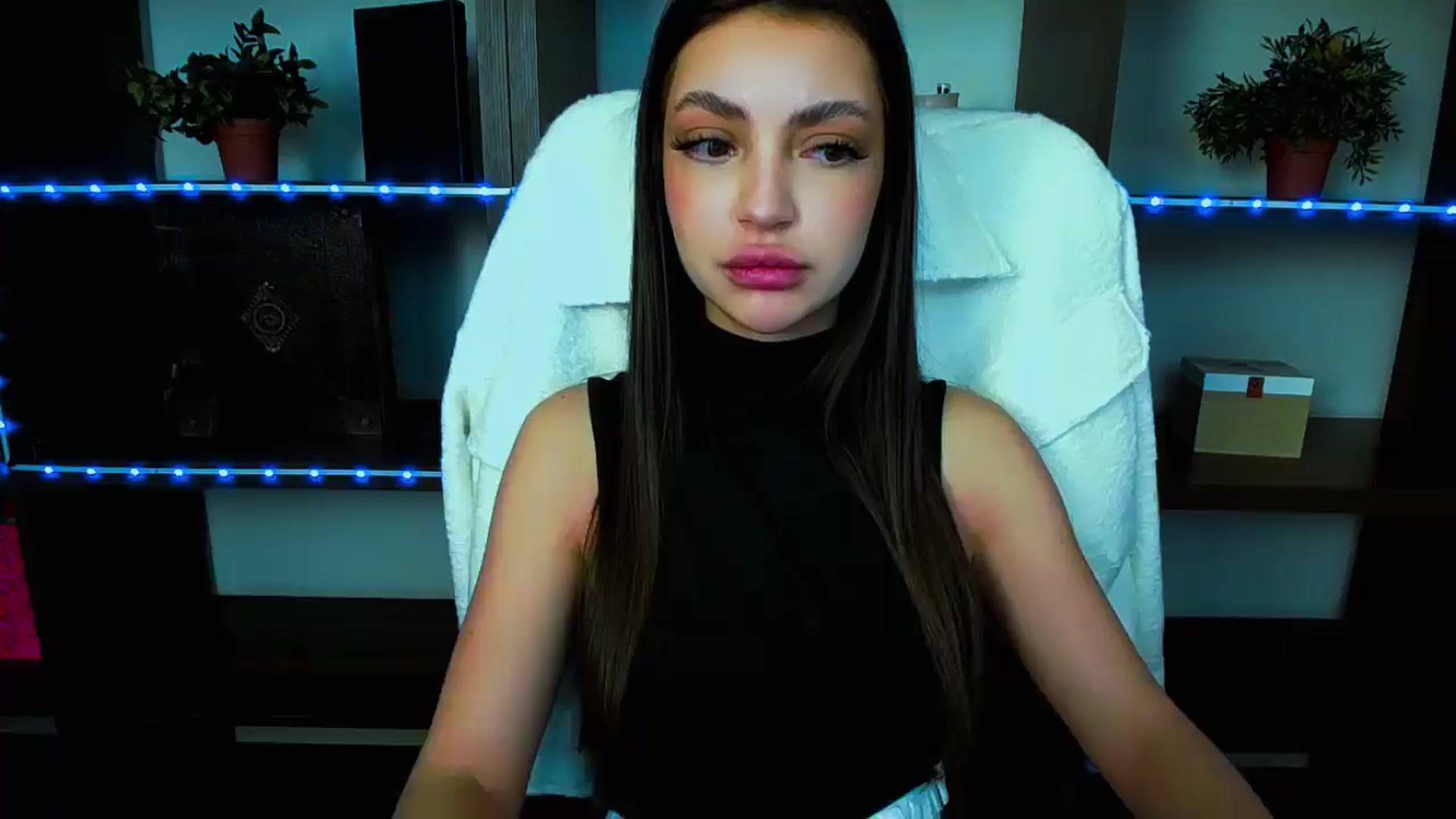 Gallery image thumbnail from Lexi_Jos's myfreecams stream on, 04/19/2025, 13:27 image 1 of 20