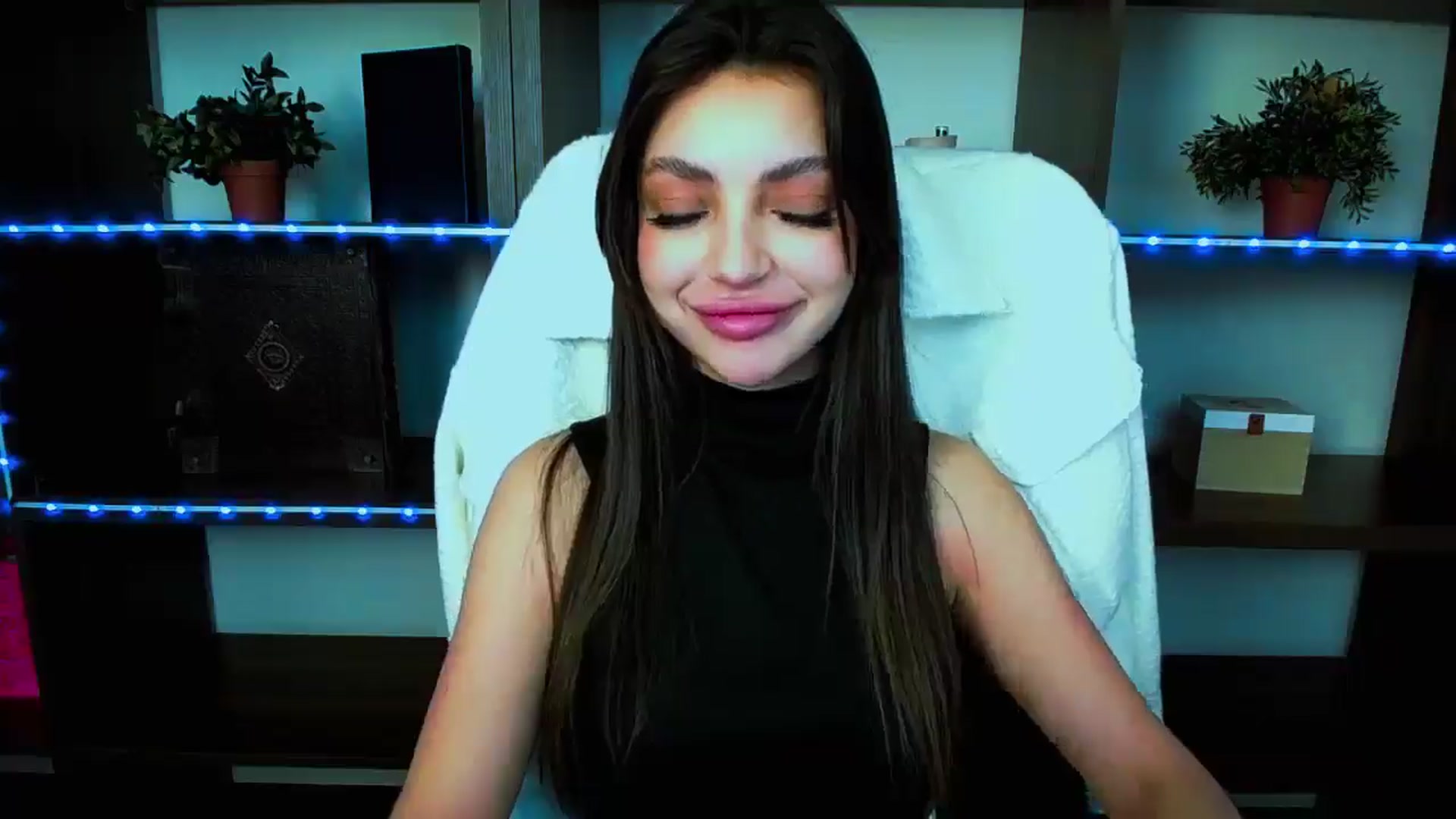 Gallery image thumbnail from Lexi_Jos's myfreecams stream on, 04/19/2025, 13:27 image 15 of 20