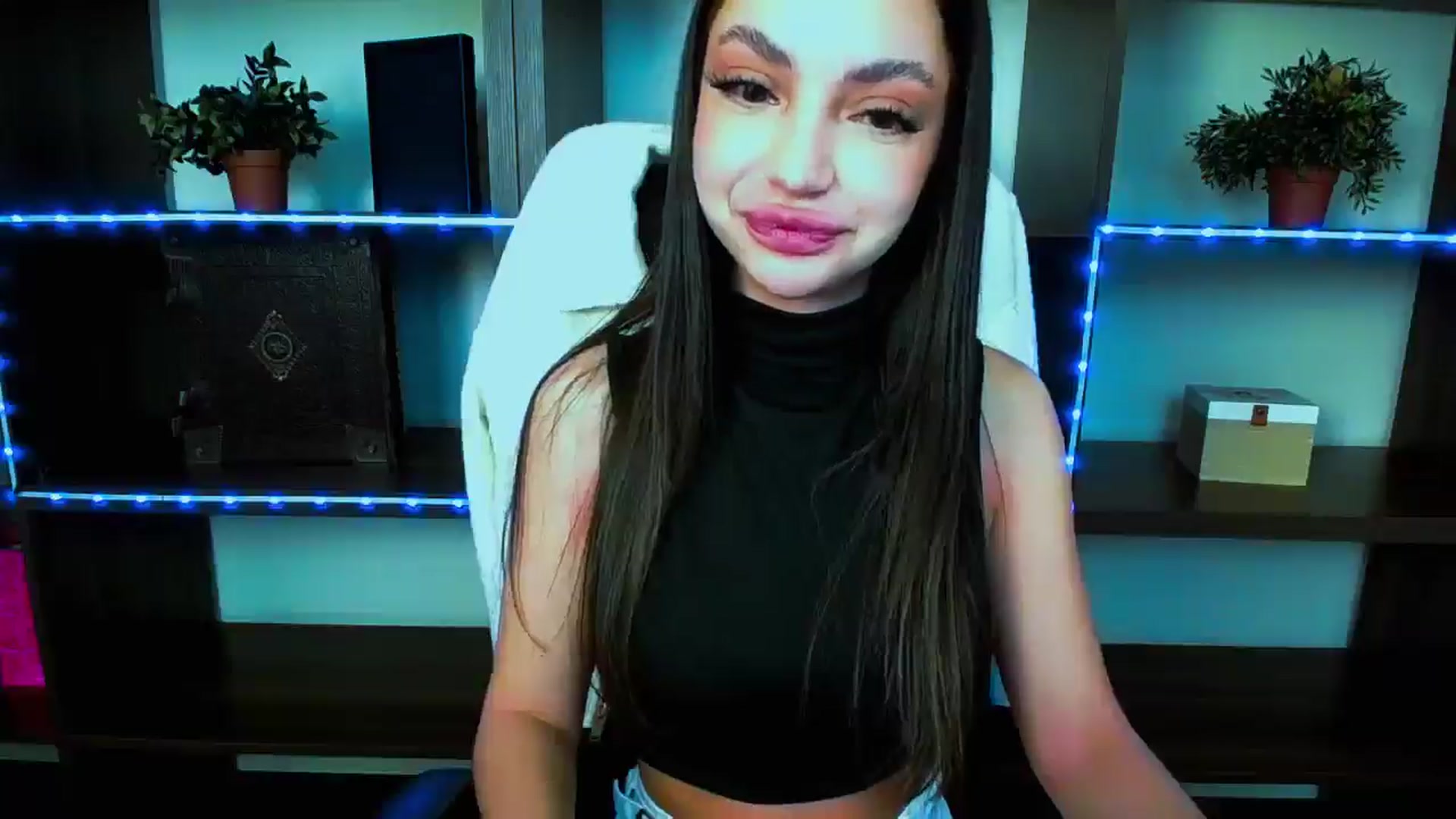 Gallery image thumbnail from Lexi_Jos's myfreecams stream on, 04/19/2025, 14:56 image 5 of 20
