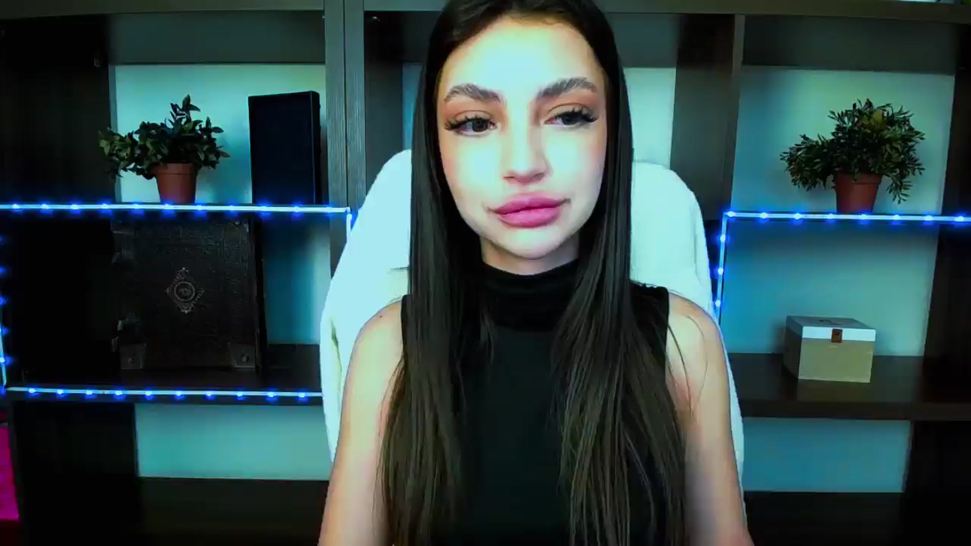 Gallery image thumbnail from Lexi_Jos's myfreecams stream on, 04/19/2025, 14:56 image 10 of 20