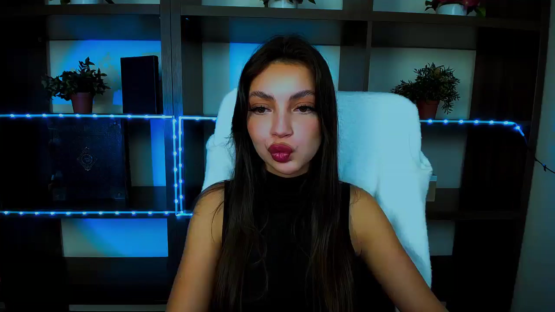 Gallery image thumbnail from Lexi_Jos's myfreecams stream on, 04/22/2025, 11:52 image 14 of 20