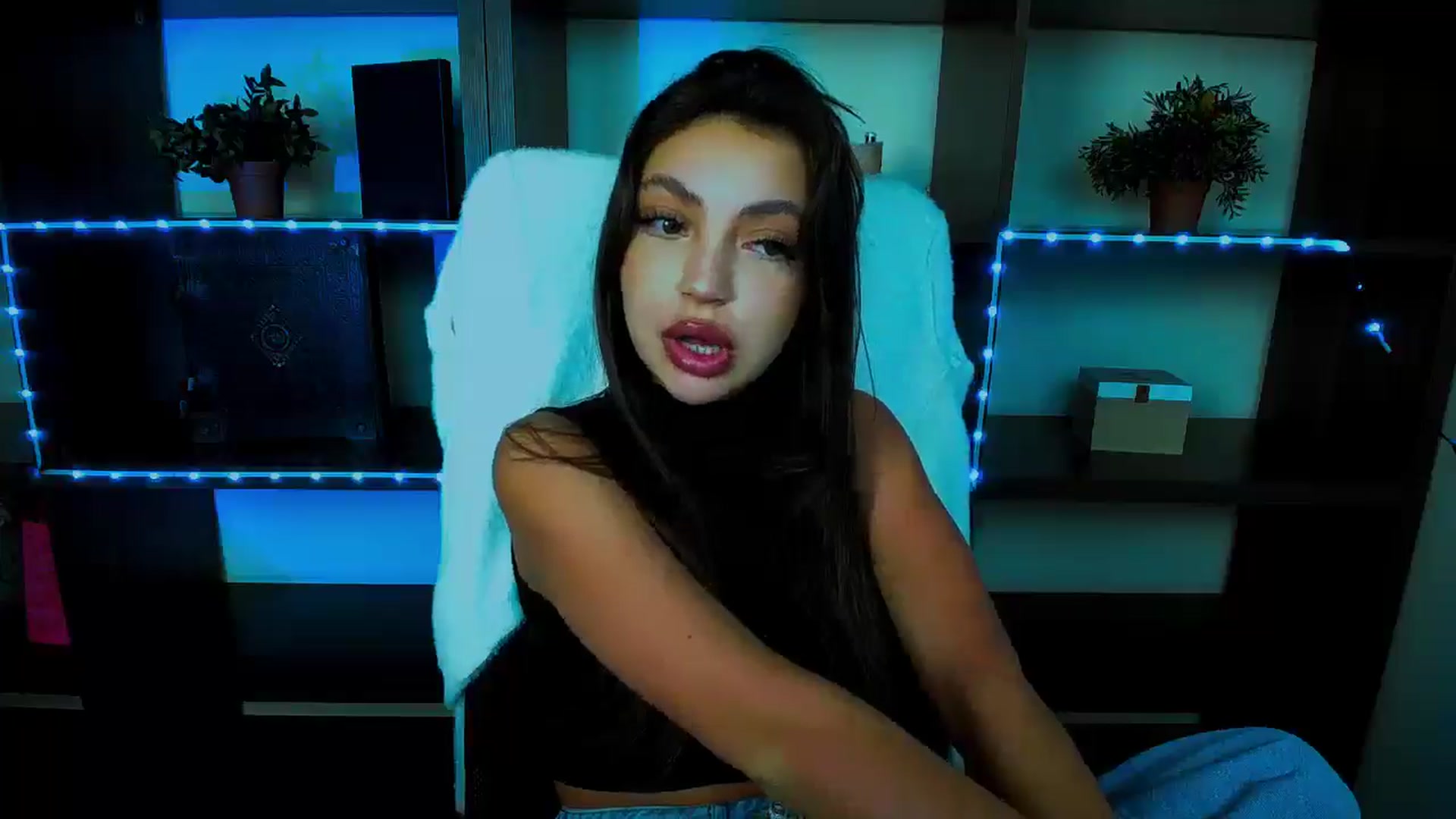 Gallery image thumbnail from Lexi_Jos's myfreecams stream on, 04/22/2025, 18:10 image 13 of 20