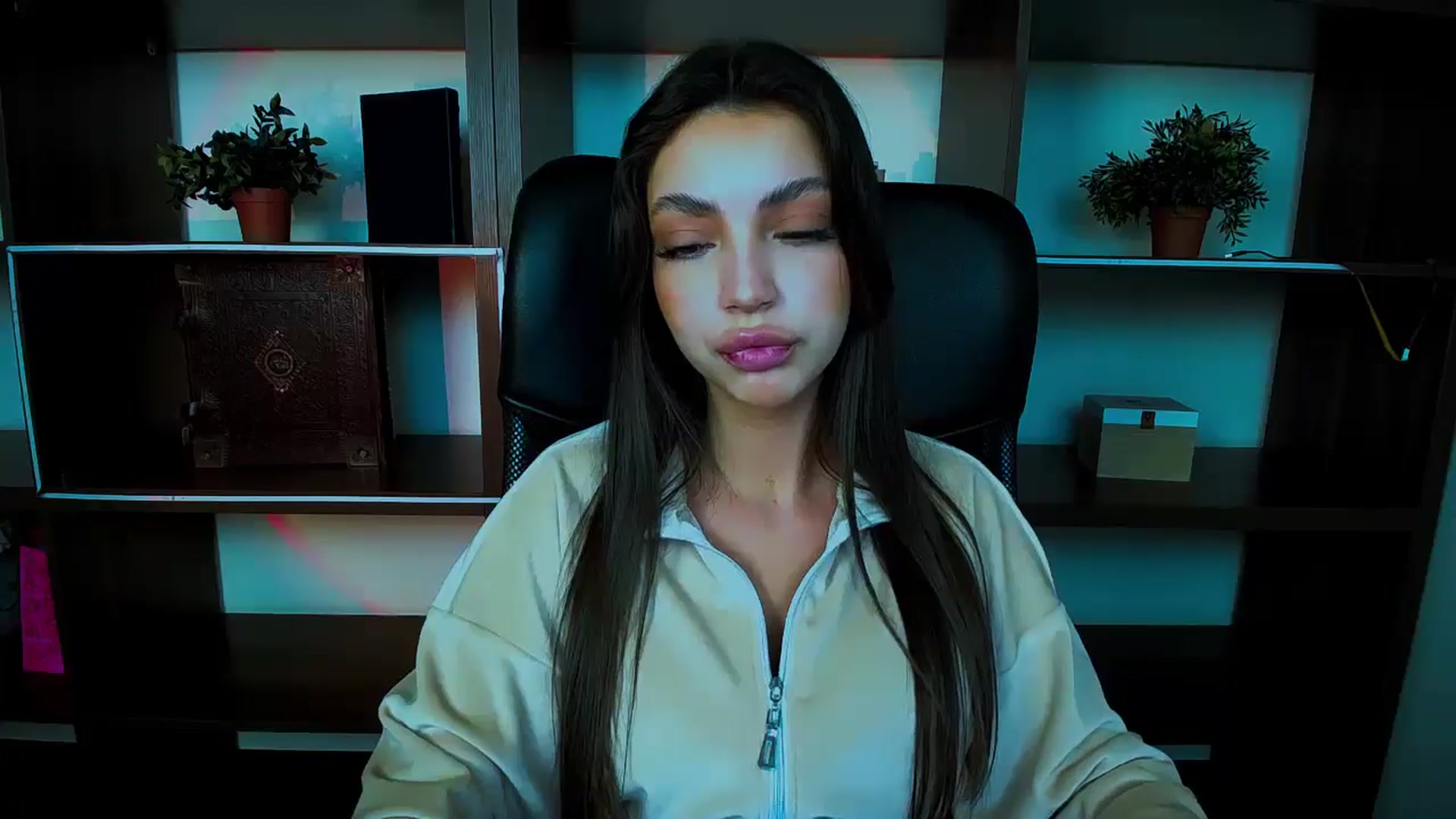 Gallery image thumbnail from Lexi_Jos's myfreecams stream on, 04/23/2025, 12:05 image 4 of 20