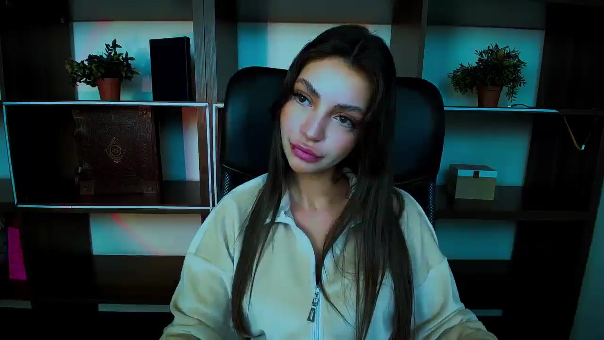 Gallery image thumbnail from Lexi_Jos's myfreecams stream on, 04/23/2025, 12:05 image 17 of 20