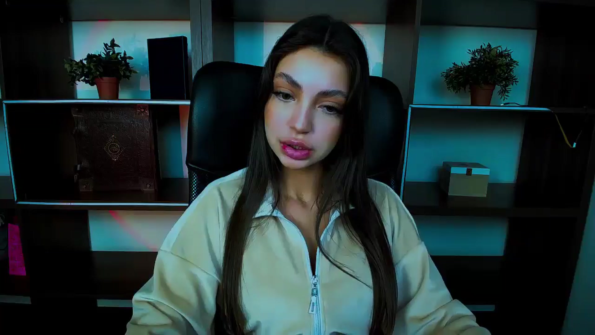 Gallery image thumbnail from Lexi_Jos's myfreecams stream on, 04/23/2025, 12:05 image 9 of 20
