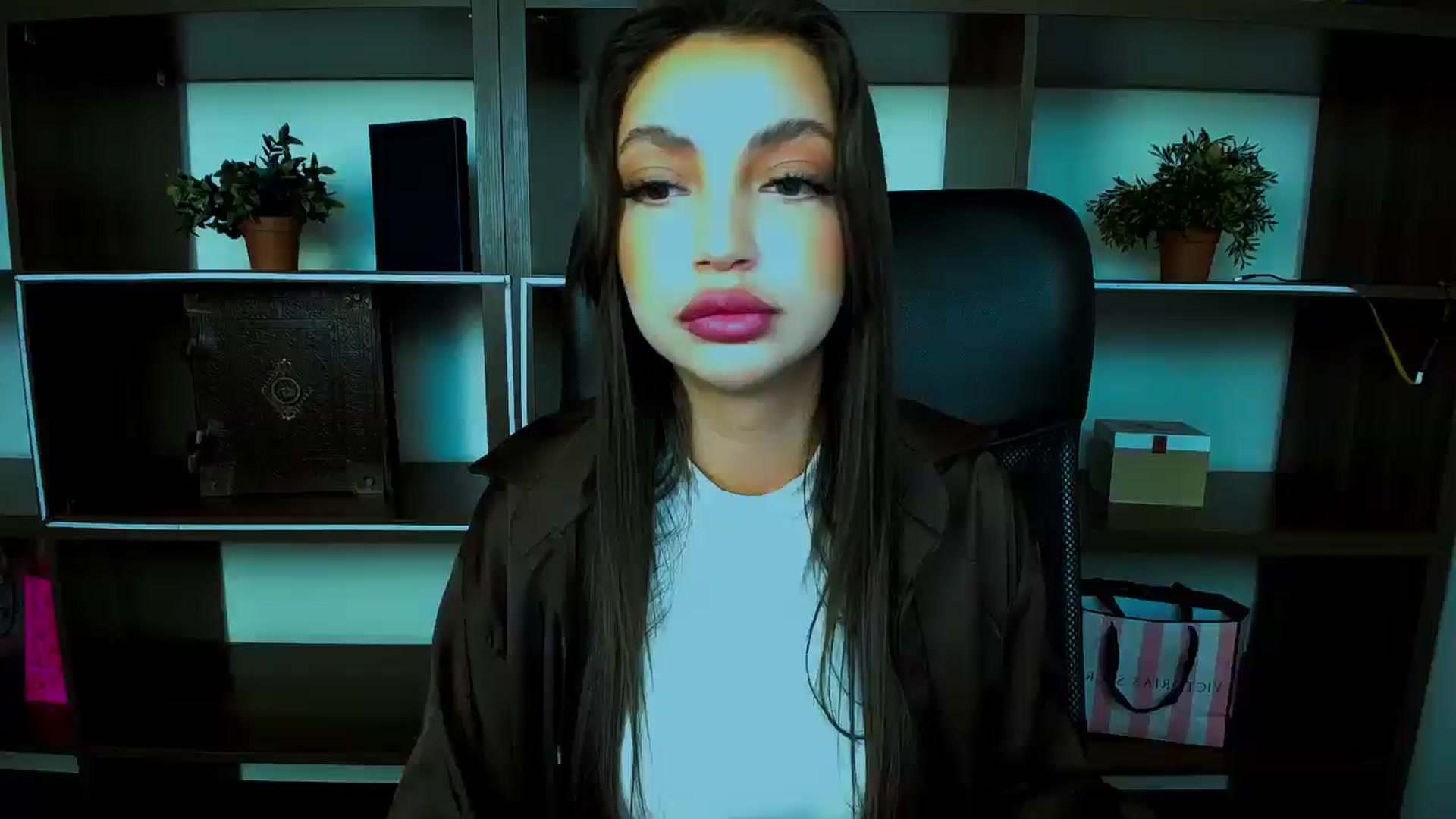 Gallery image thumbnail from Lexi_Jos's myfreecams stream on, 04/24/2025, 11:59 image 16 of 20