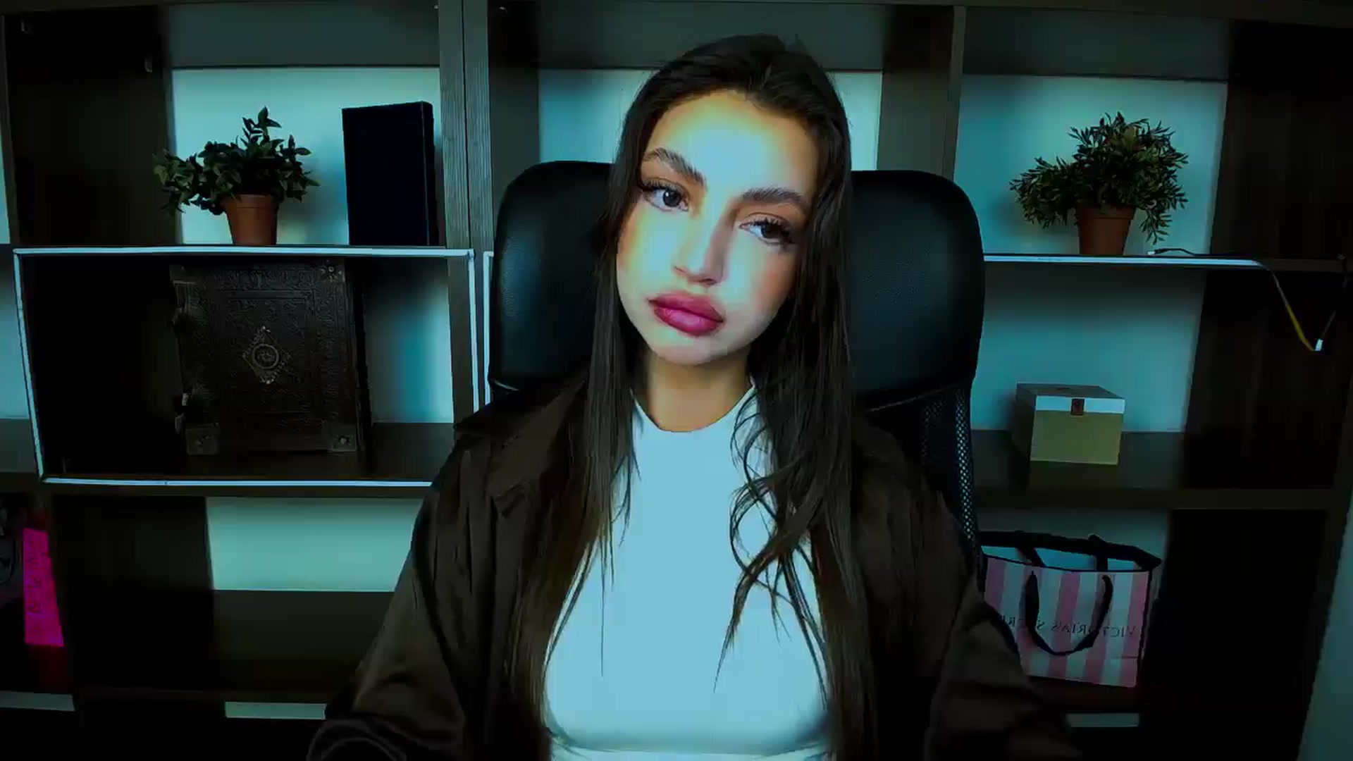 Gallery image thumbnail from Lexi_Jos's myfreecams stream on, 04/24/2025, 11:59 image 3 of 20
