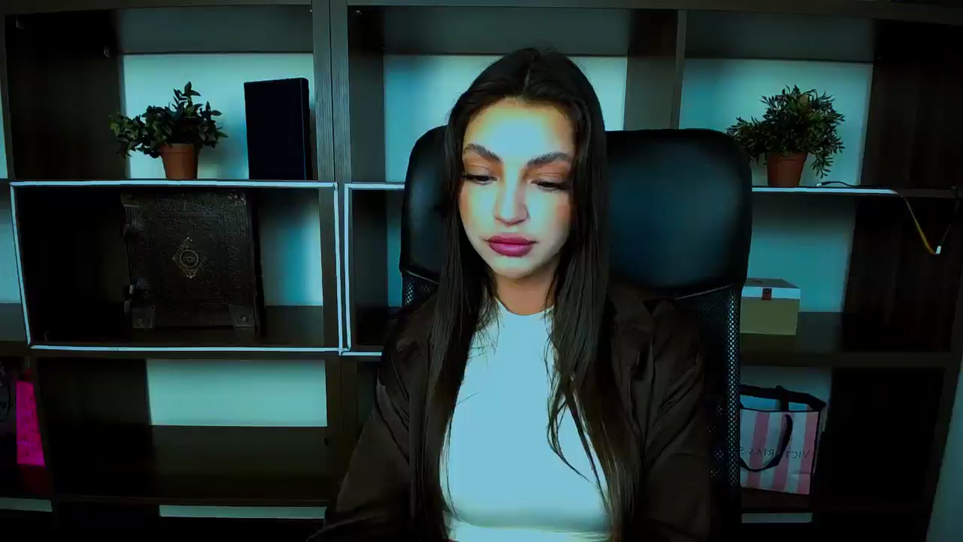 Gallery image thumbnail from Lexi_Jos's myfreecams stream on, 04/24/2025, 11:59 image 17 of 20