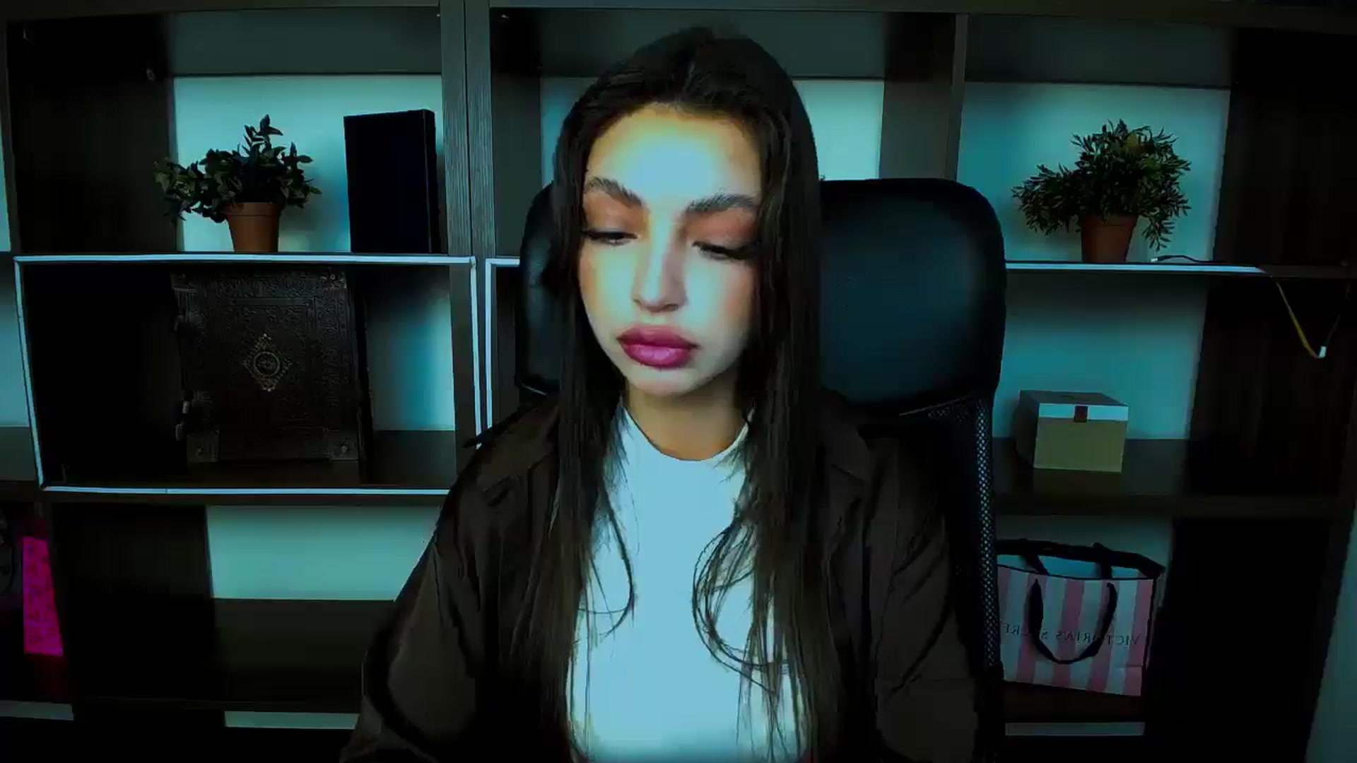Gallery image thumbnail from Lexi_Jos's myfreecams stream on, 04/24/2025, 11:59 image 10 of 20