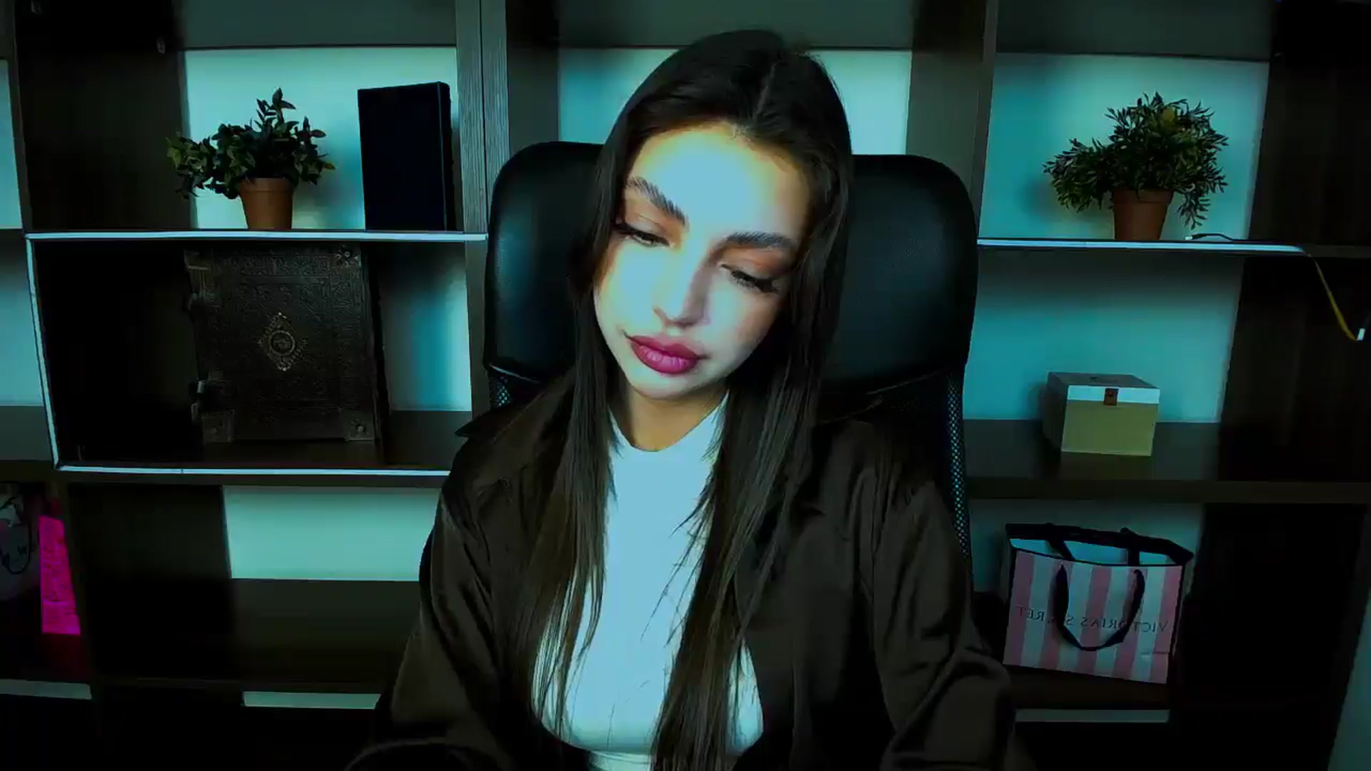 Gallery image thumbnail from Lexi_Jos's myfreecams stream on, 04/24/2025, 14:23 image 12 of 20