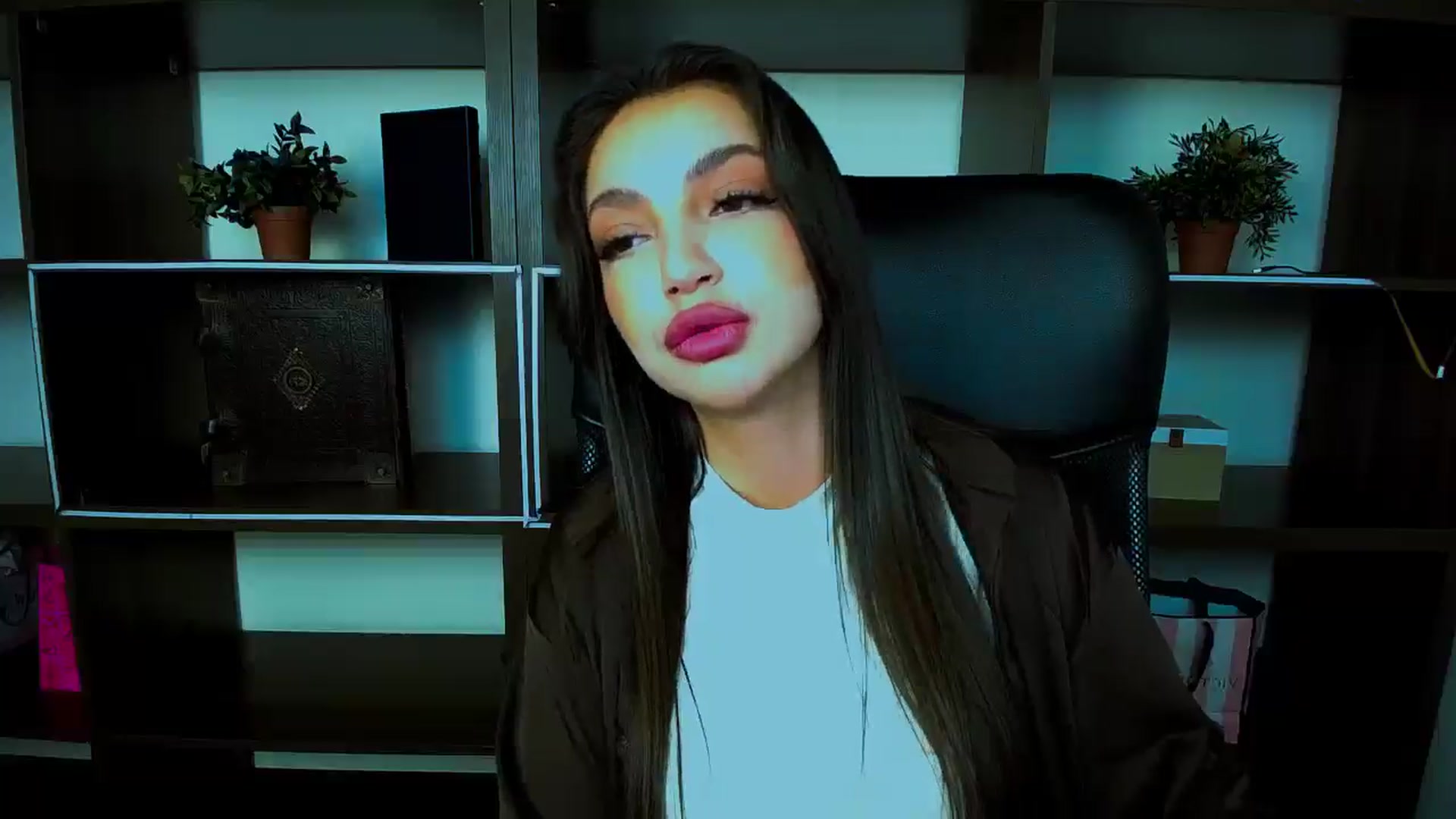 Gallery image thumbnail from Lexi_Jos's myfreecams stream on, 04/24/2025, 14:23 image 2 of 20