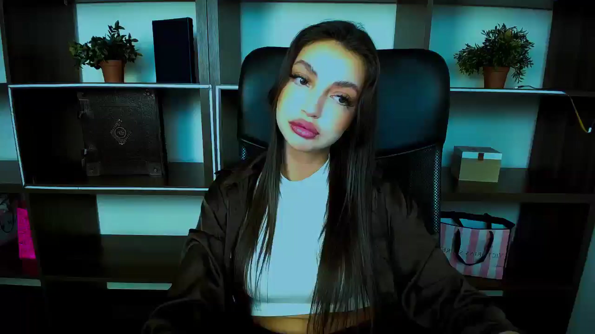 Gallery image thumbnail from Lexi_Jos's myfreecams stream on, 04/24/2025, 14:23 image 1 of 20